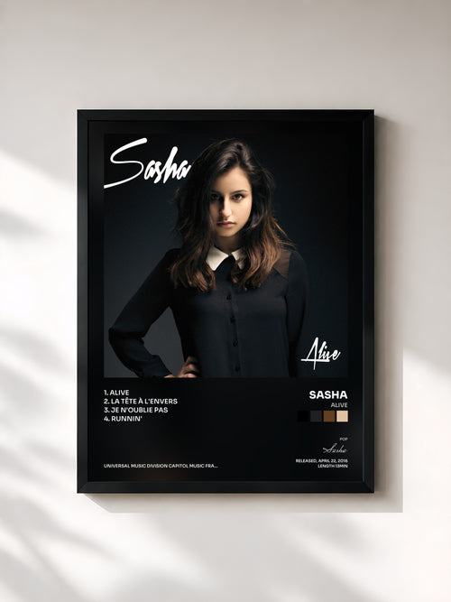 Sasha · Alive — Affiche encadrée