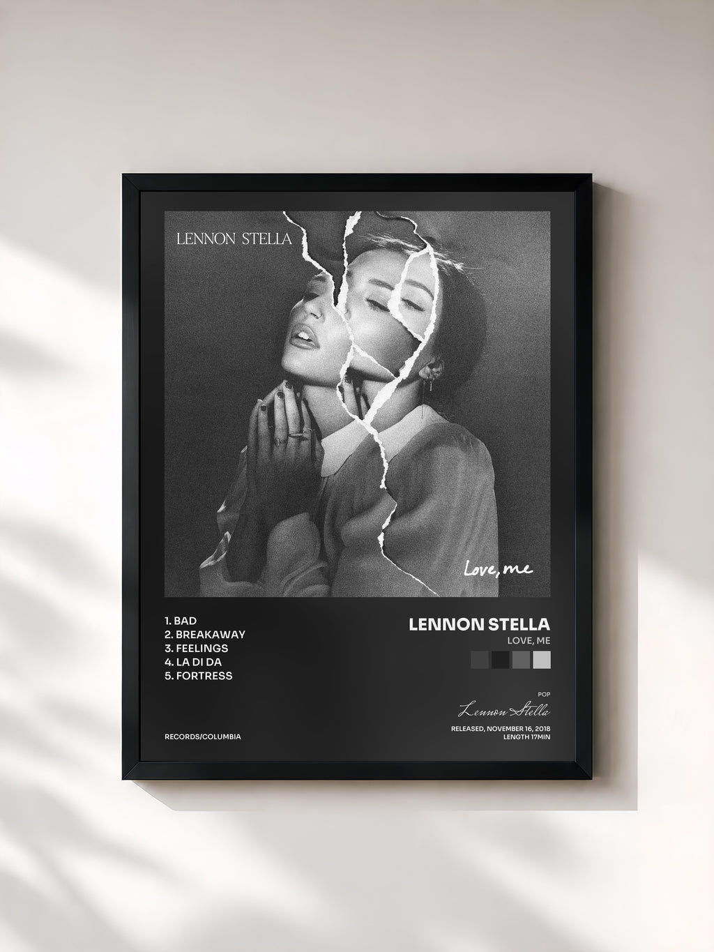 #noir Tableau de l'album Love, me de Lennon Stella, cadre noir, imprimé et encadré en France