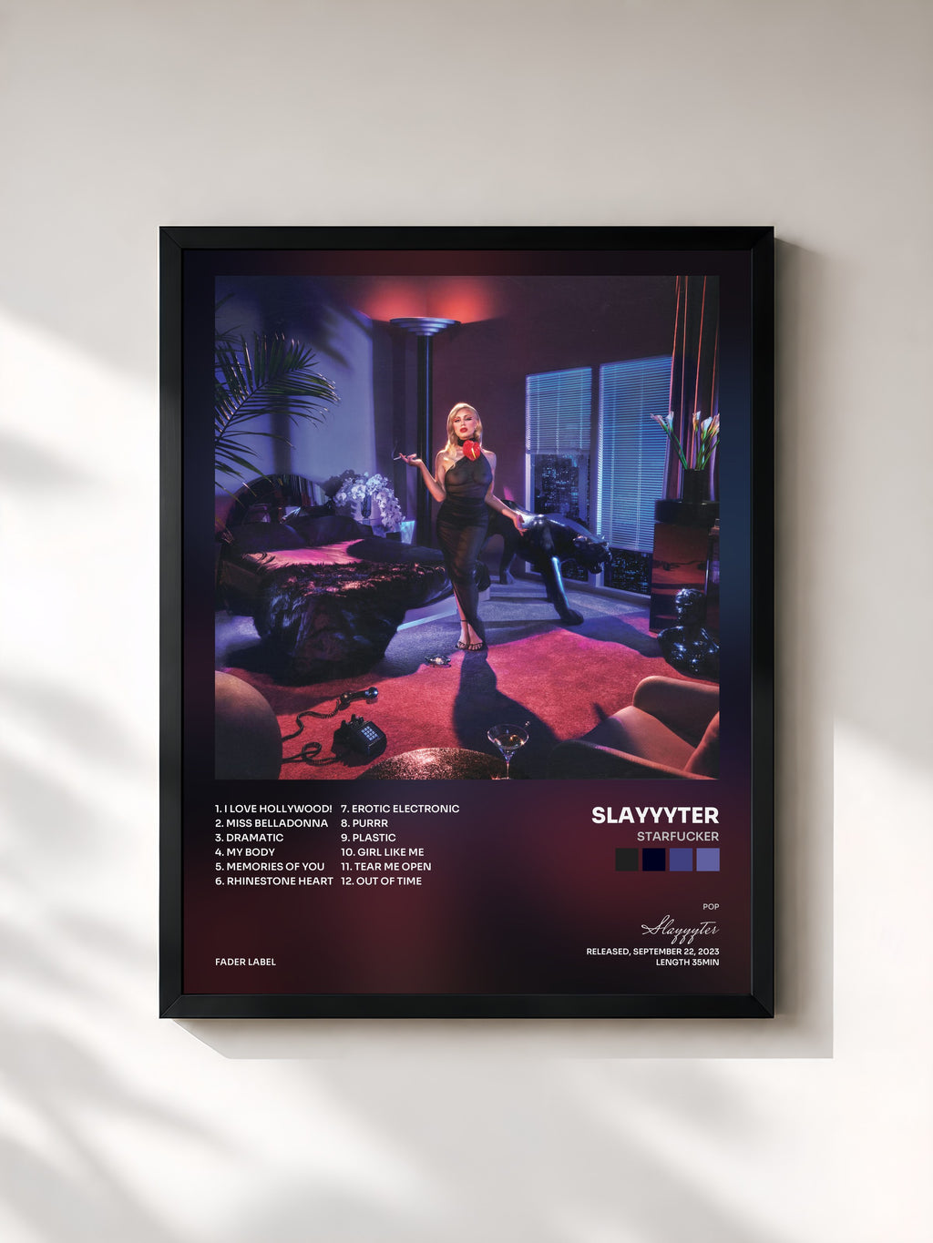 #noir Tableau de l'album STARFUCKER de Slayyyter, cadre noir, imprimé et encadré en France
