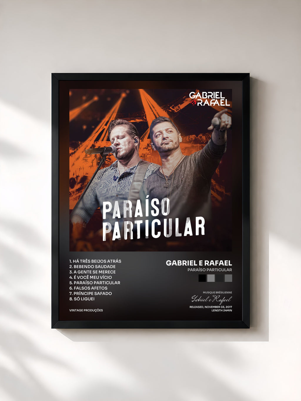 #noir Tableau de l'album Paraíso Particular de Gabriel e Rafael, cadre noir, imprimé et encadré en France