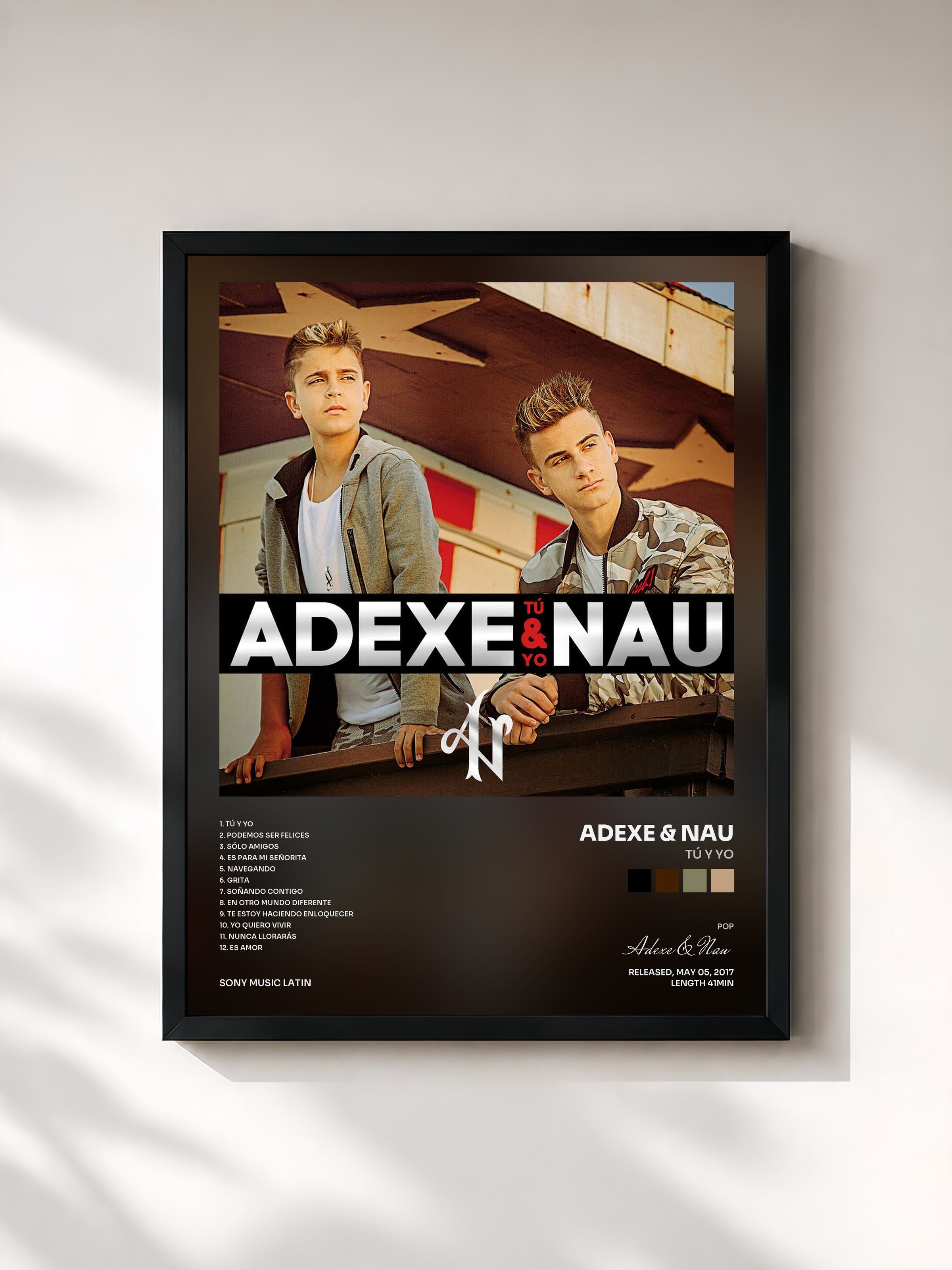 #noir Tableau de l'album Tú y Yo de Adexe & Nau, cadre noir, imprimé et encadré en France