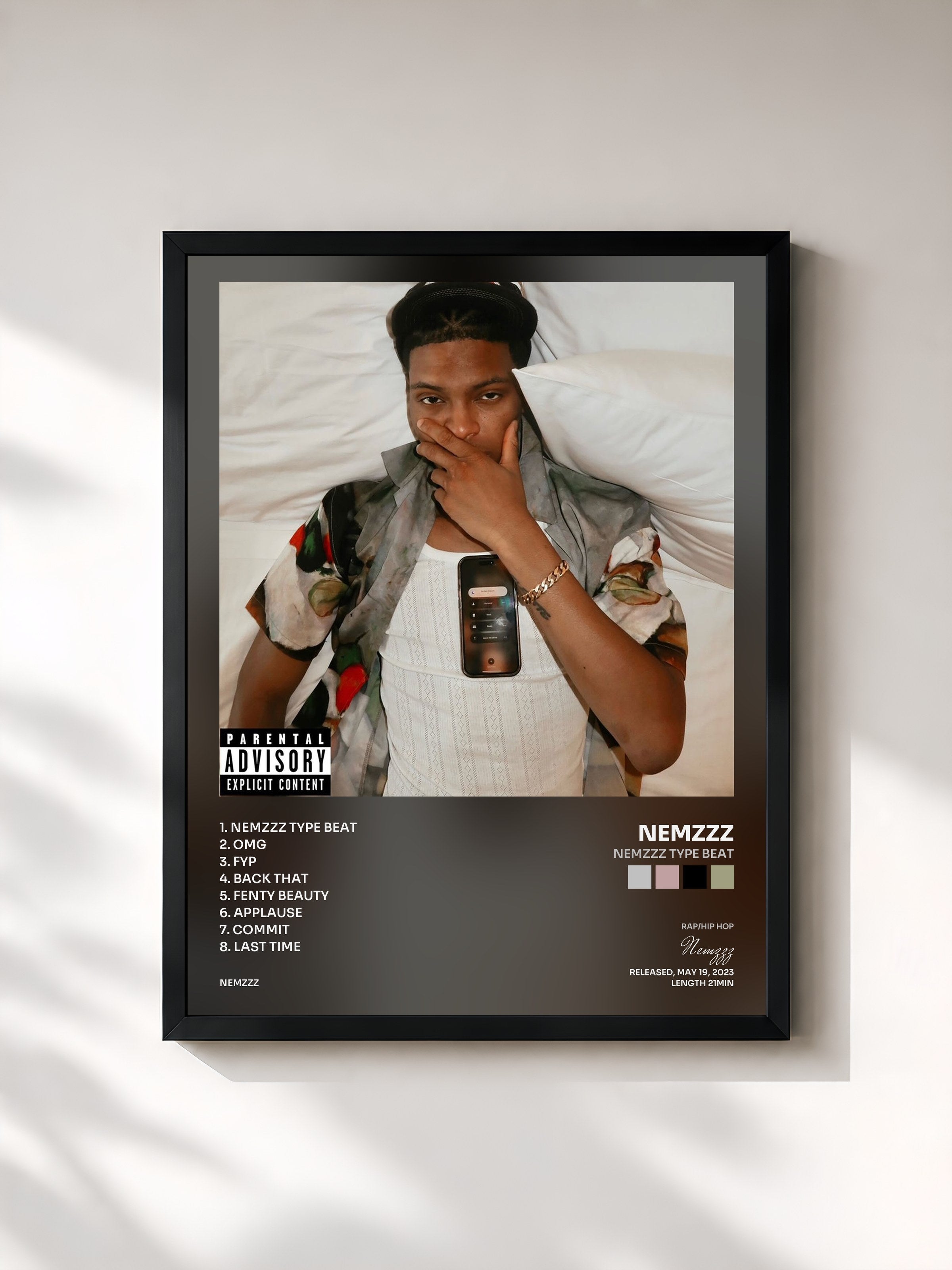 #noir Tableau de l'album NEMZZZ TYPE BEAT de Nemzzz, cadre noir, imprimé et encadré en France