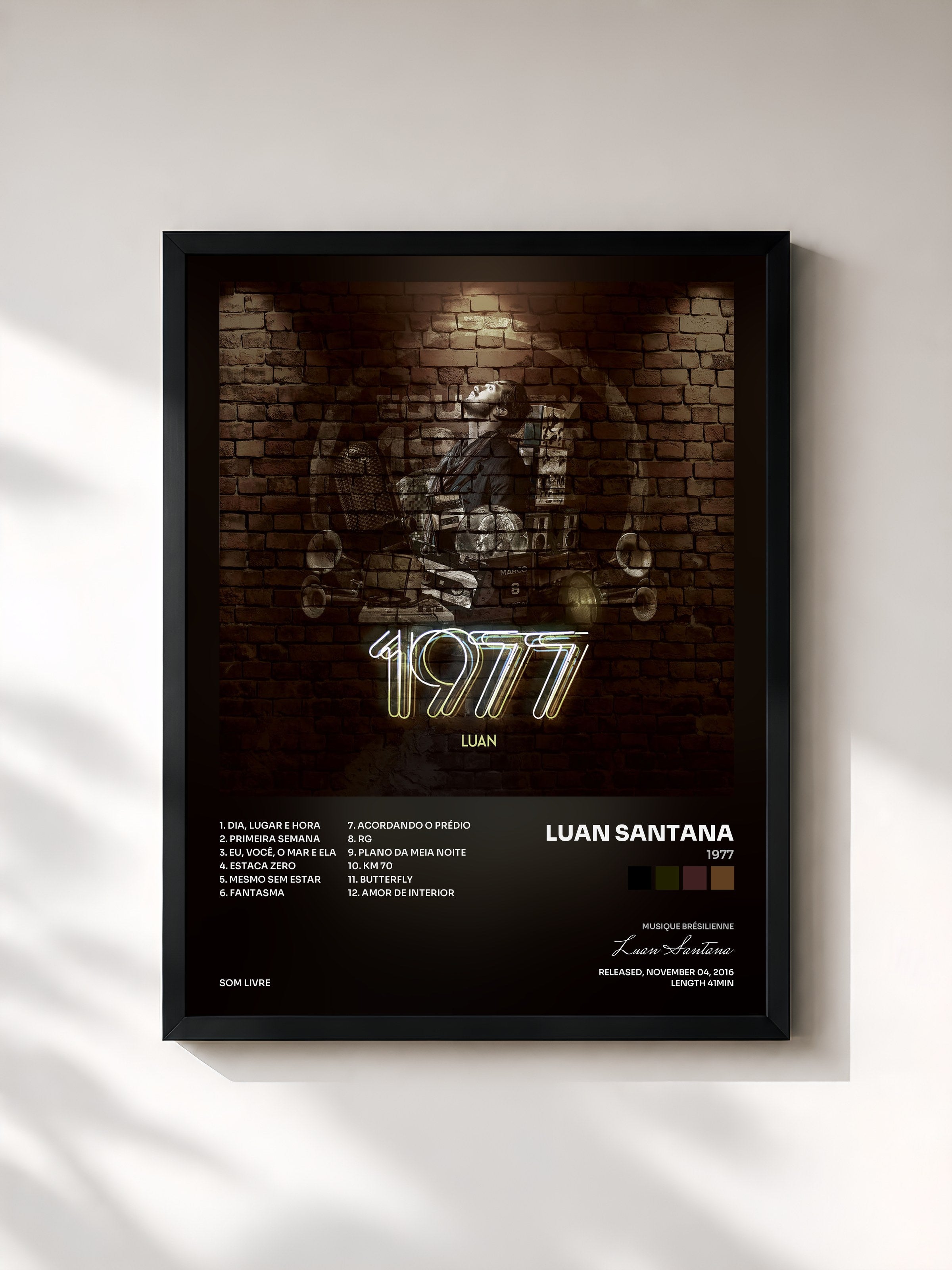 #noir Tableau de l'album 1977 de Luan Santana, cadre noir, imprimé et encadré en France