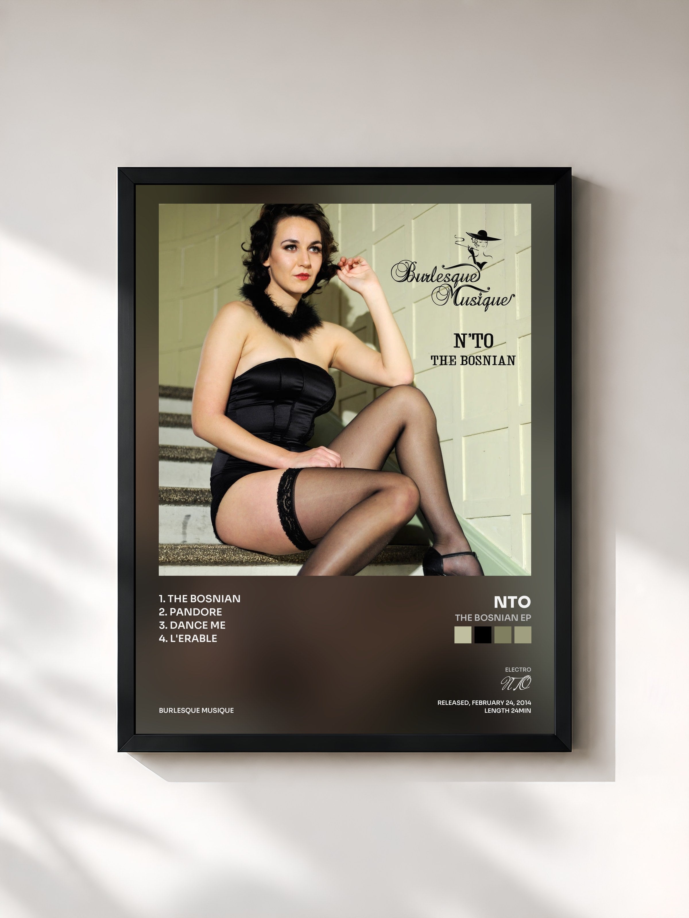 #noir Tableau de l'album The Bosnian EP de NTO, cadre noir, imprimé et encadré en France