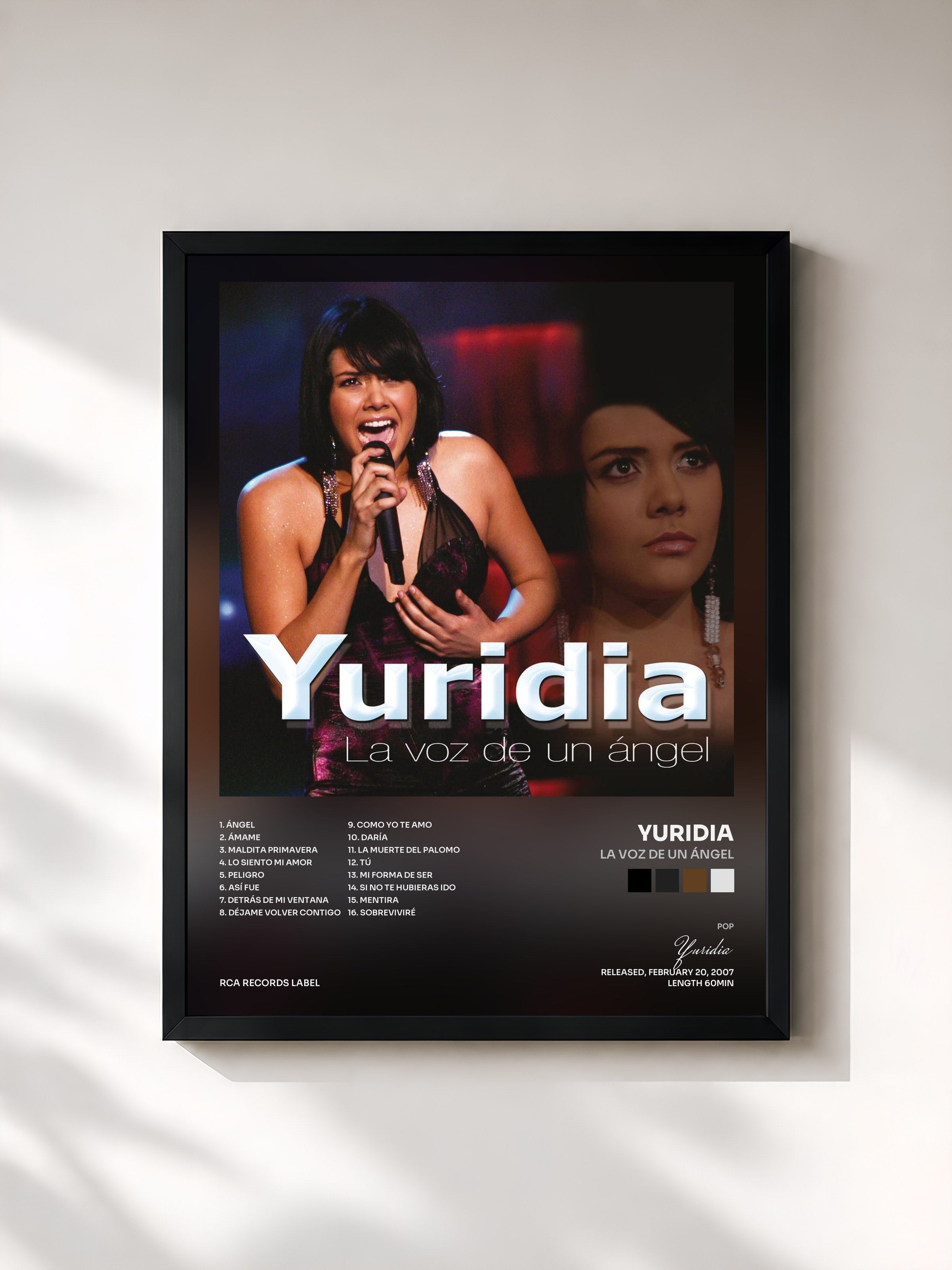 #noir Tableau de l'album La Voz de un Ángel de Yuridia, cadre noir, imprimé et encadré en France