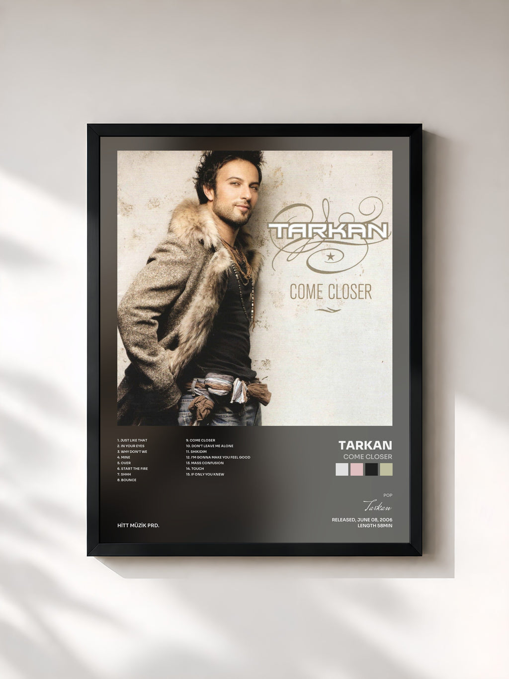 #noir Tableau de l'album Come Closer de Tarkan, cadre noir, imprimé et encadré en France
