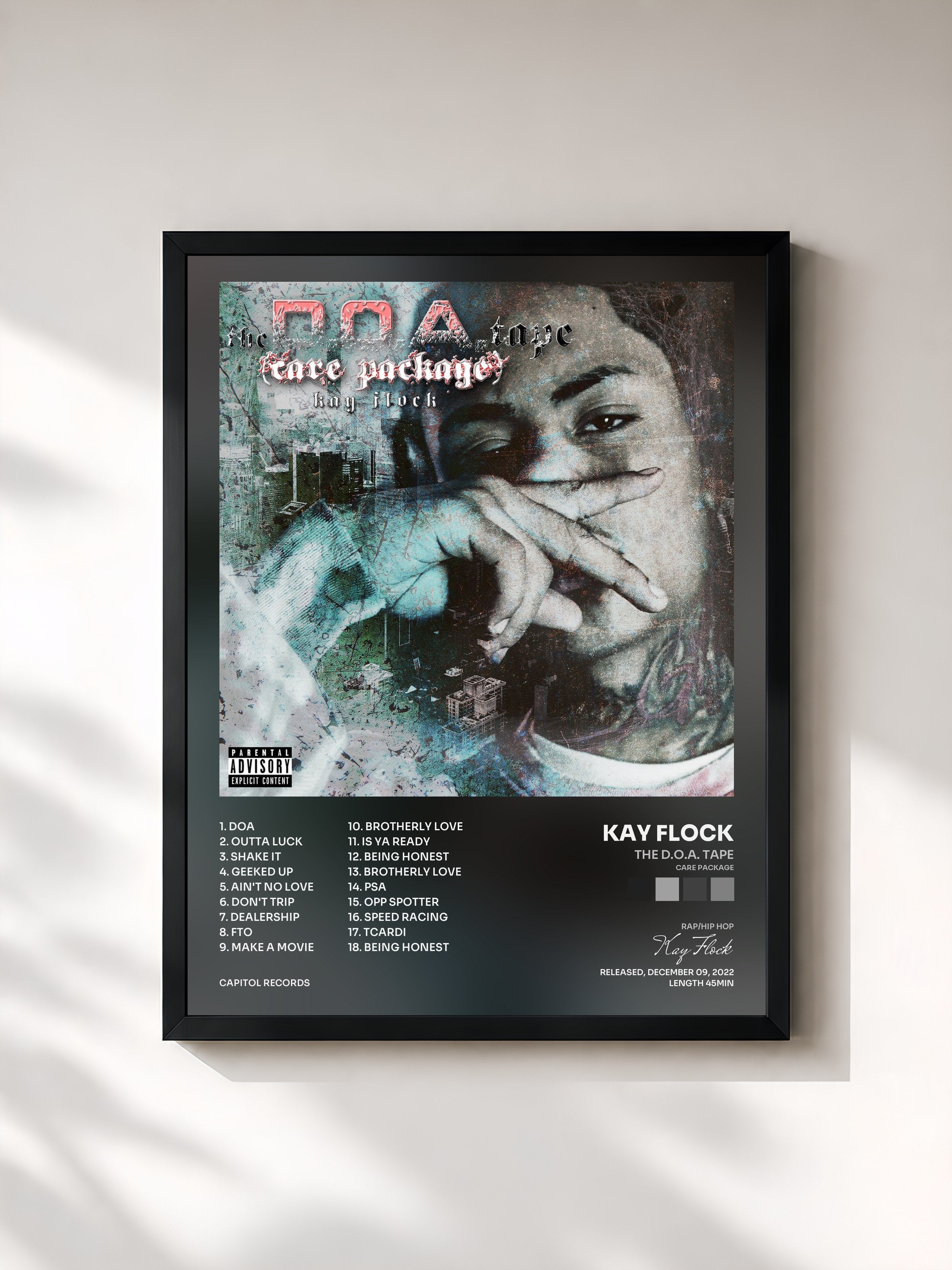 #noir Tableau de l'album The D.O.A. Tape (Care Package) de Kay Flock, cadre noir, imprimé et encadré en France