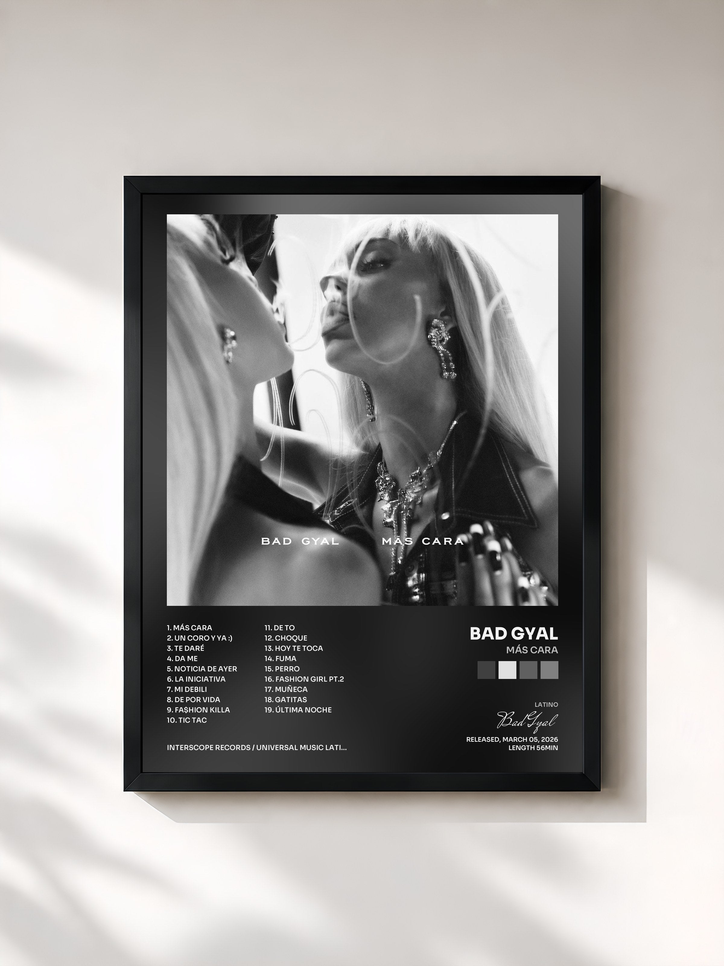 #noir Tableau de l'album Más Cara de Bad Gyal, cadre noir, imprimé et encadré en France