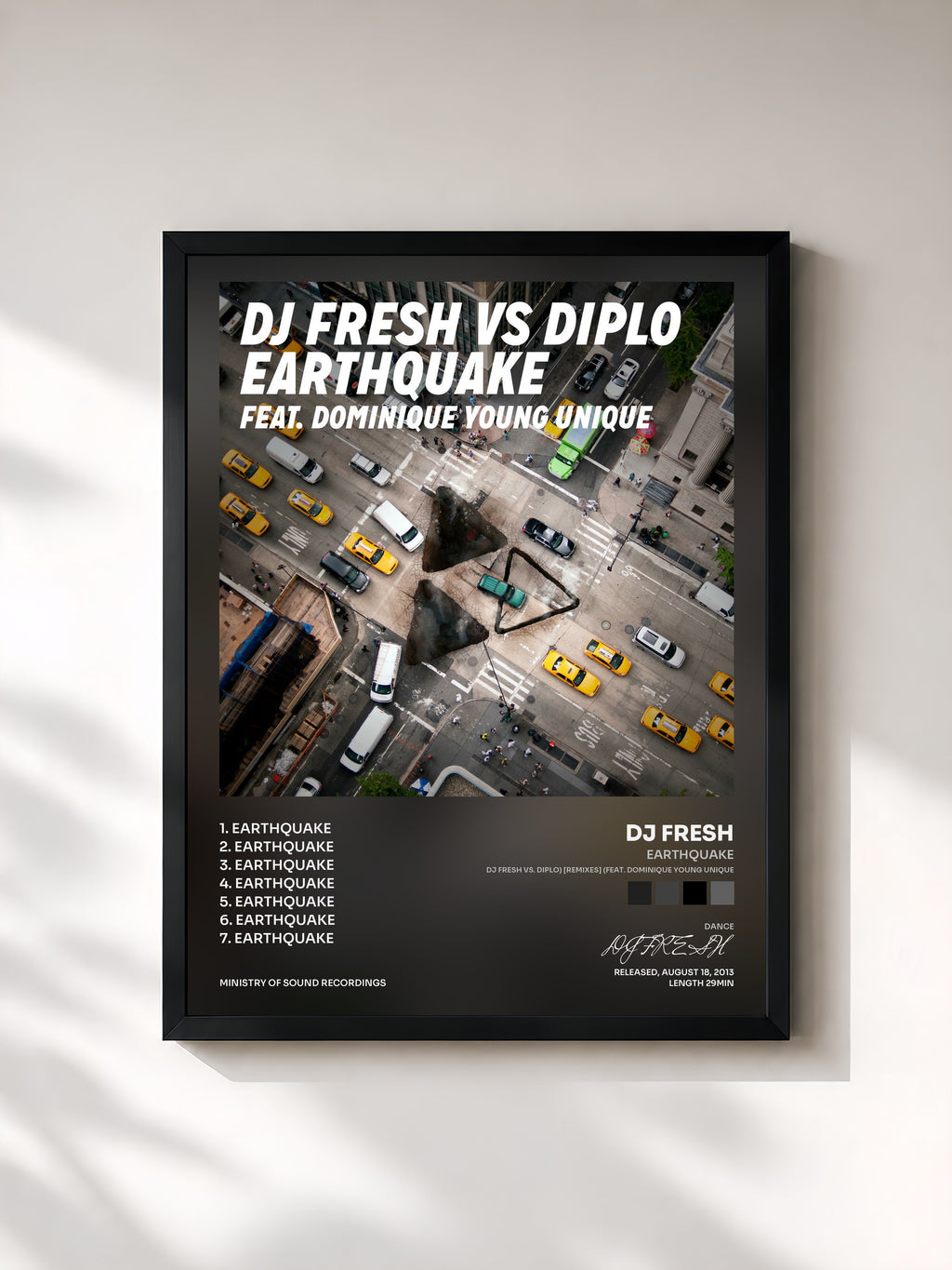 #noir Earthquake (DJ Fresh vs. Diplo) [Remixes] (feat. Dominique Young Unique) von DJ FRESH als gerahmter Kunstdruck, schwarzer Rahmen, gedruckt und gerahmt in Frankreich