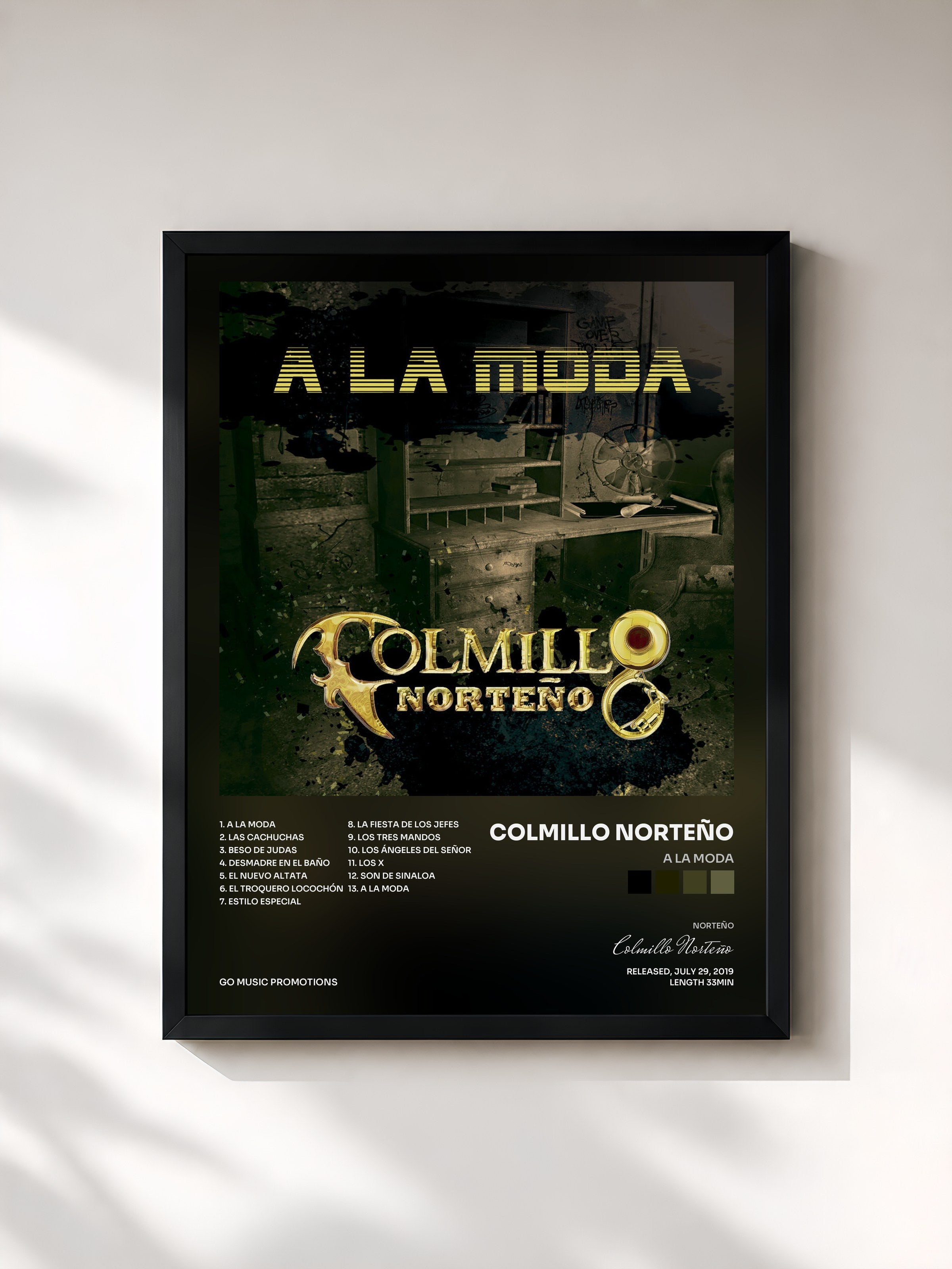 #noir Tableau de l'album A la Moda de Colmillo Norteño, cadre noir, imprimé et encadré en France