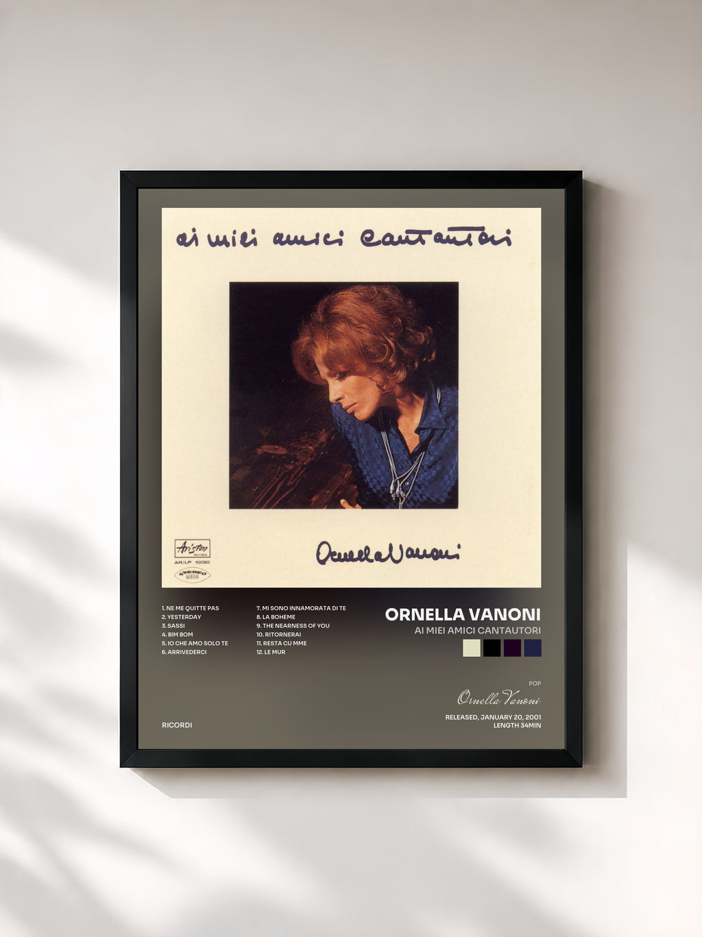 #noir Tableau de l'album Ai Miei Amici Cantautori de Ornella Vanoni, cadre noir, imprimé et encadré en France