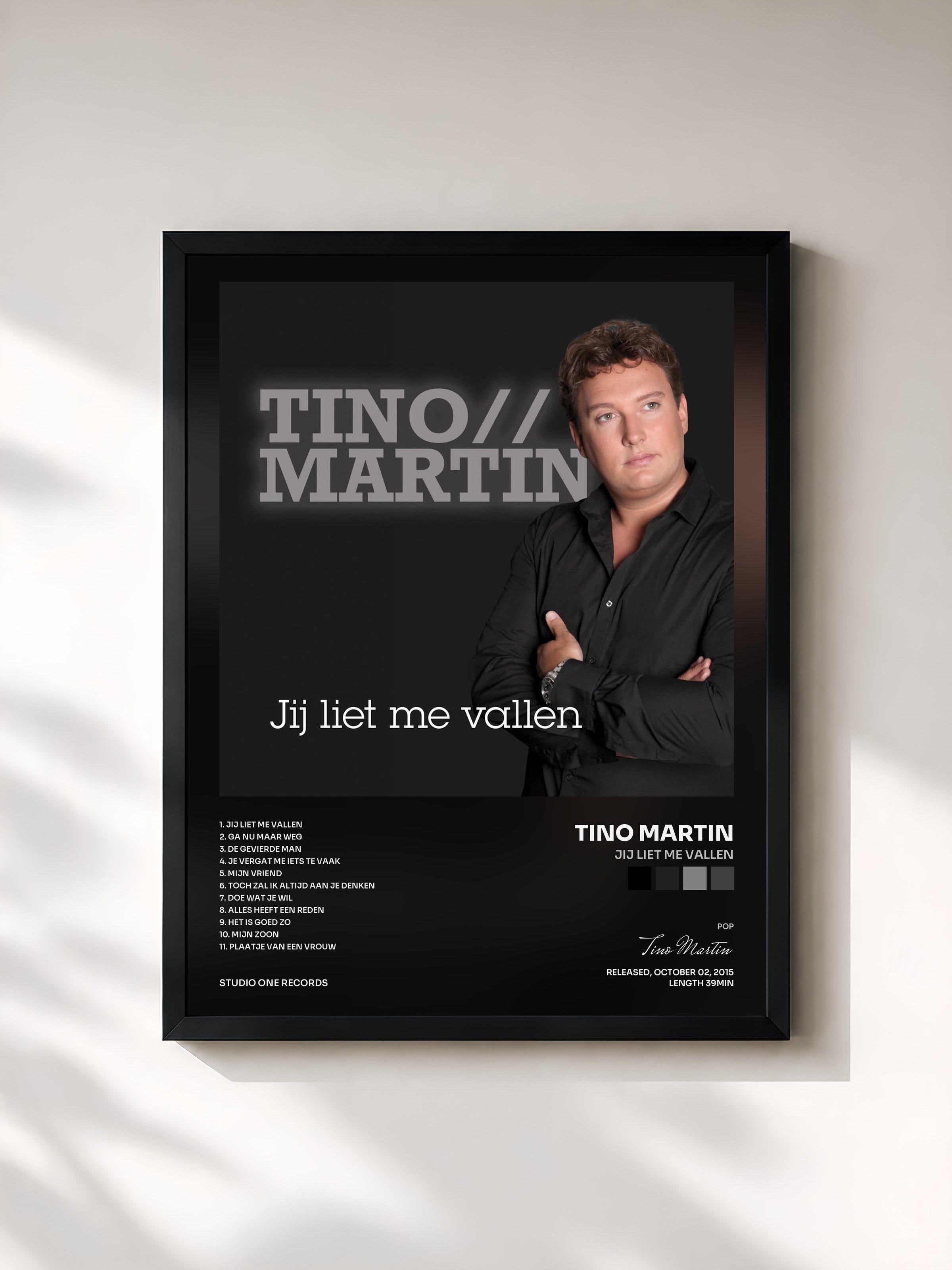 #noir Tableau de l'album Jij Liet Me Vallen de Tino Martin, cadre noir, imprimé et encadré en France