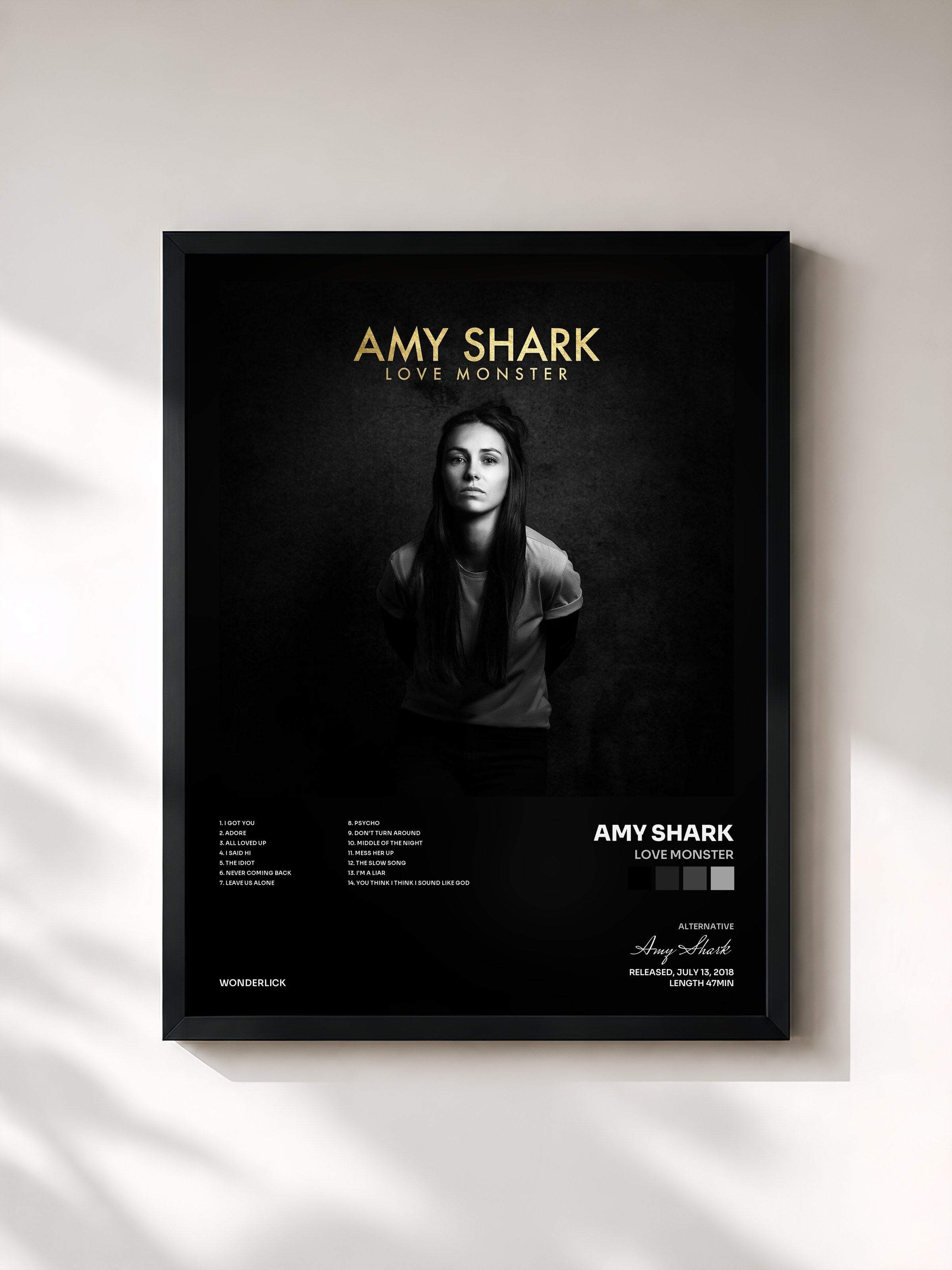 #noir Tableau de l'album Love Monster de Amy Shark, cadre noir, imprimé et encadré en France