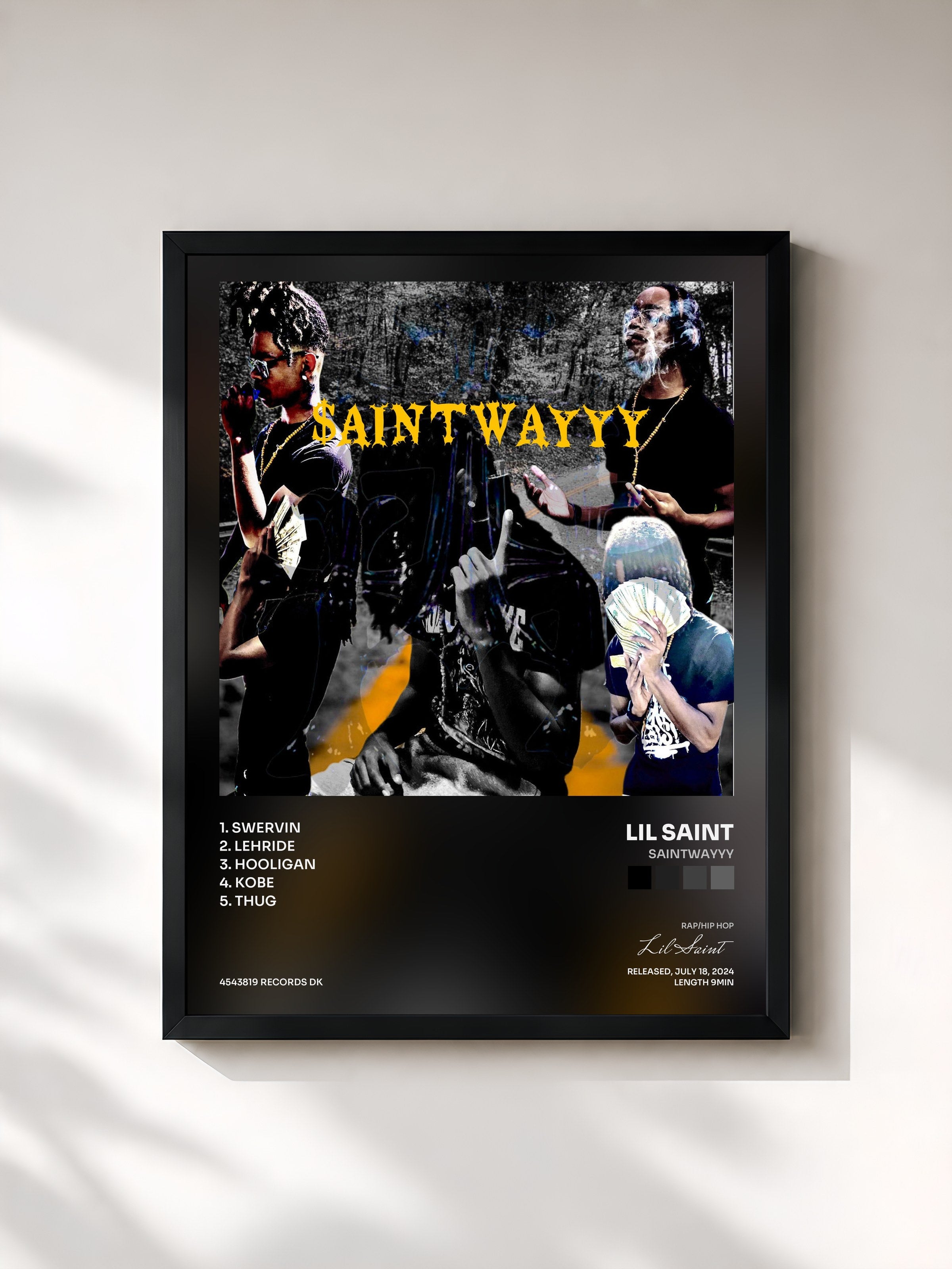 #noir Tableau de l'album SAINTWAYYY de Lil Saint, cadre noir, imprimé et encadré en France