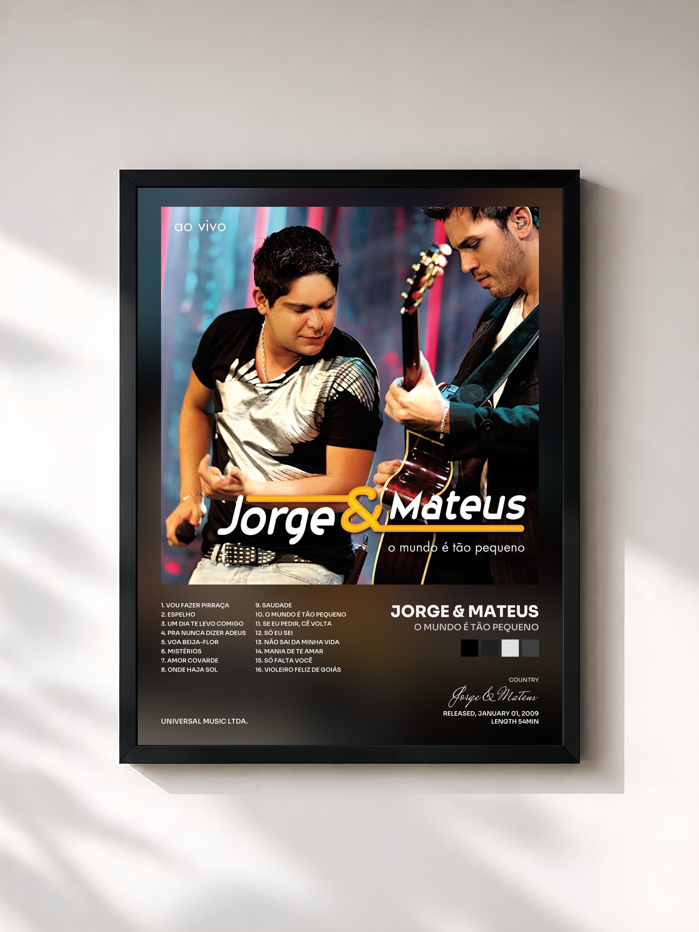 #noir Tableau de l'album O Mundo É Tão Pequeno de Jorge & Mateus, cadre noir, imprimé et encadré en France