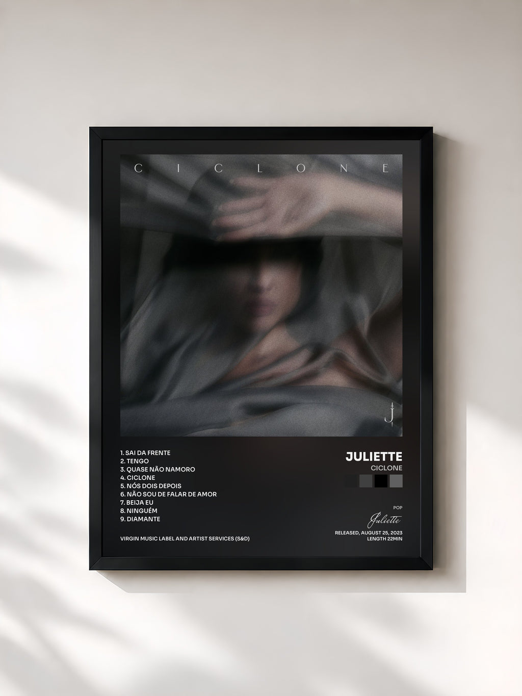 #noir Tableau de l'album Ciclone de Juliette, cadre noir, imprimé et encadré en France