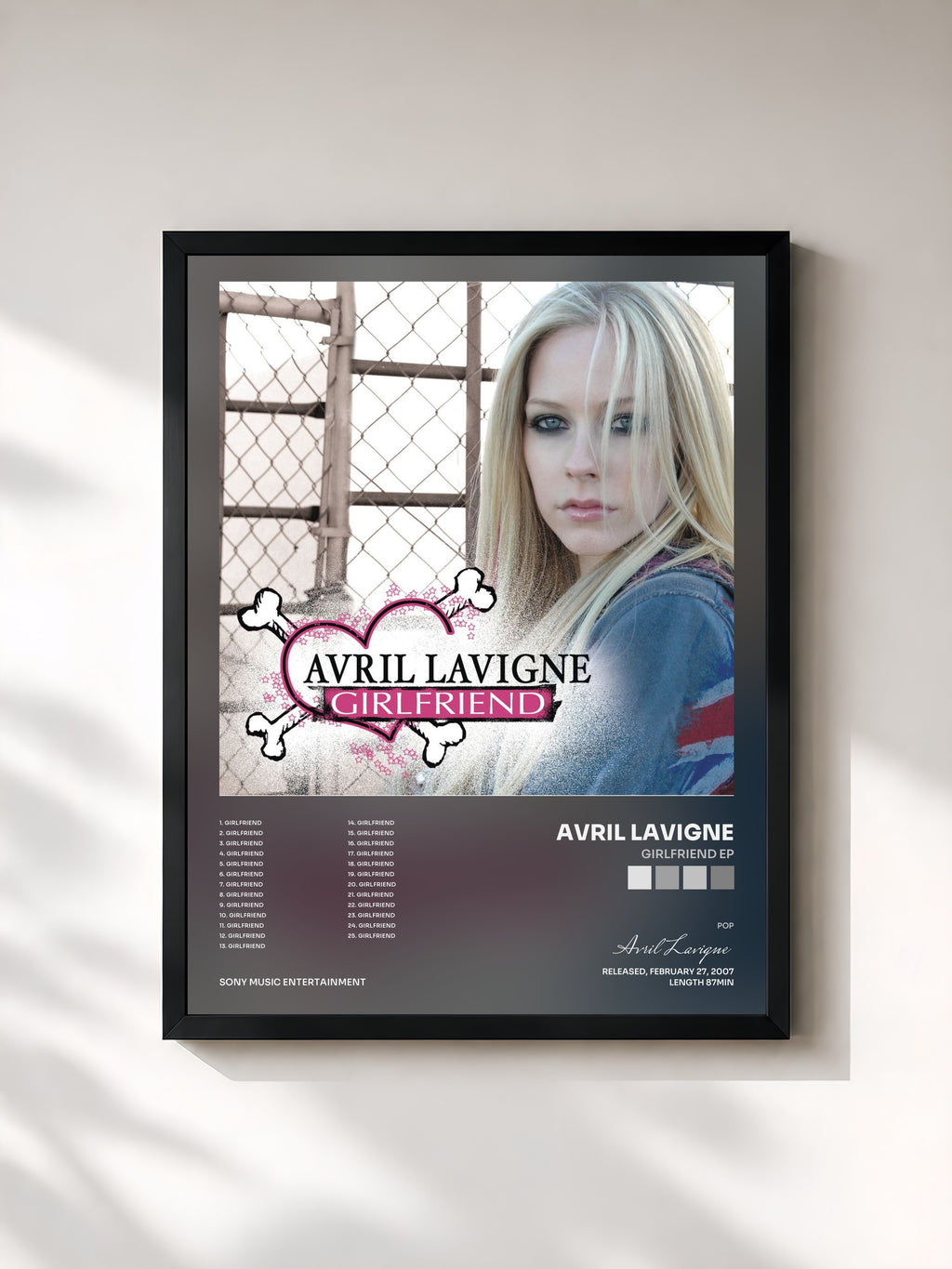 #noir Tableau de l'album Girlfriend EP de Avril Lavigne, cadre noir, imprimé et encadré en France