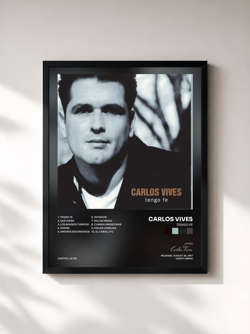 #noir Tableau de l'album Tengo Fe de Carlos Vives, cadre noir, imprimé et encadré en France