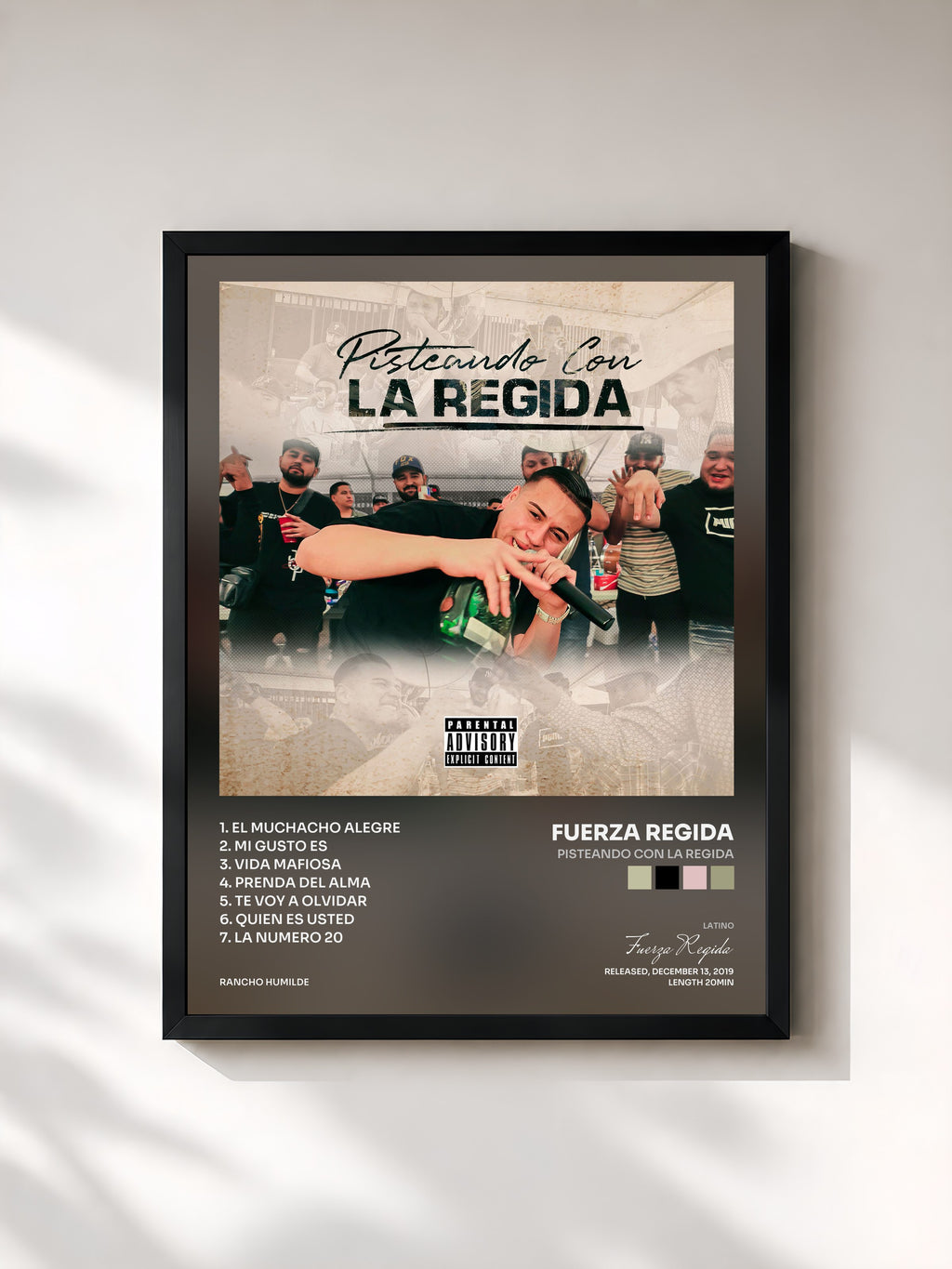 #noir Tableau de l'album Pisteando Con La Regida de Fuerza Regida, cadre noir, imprimé et encadré en France