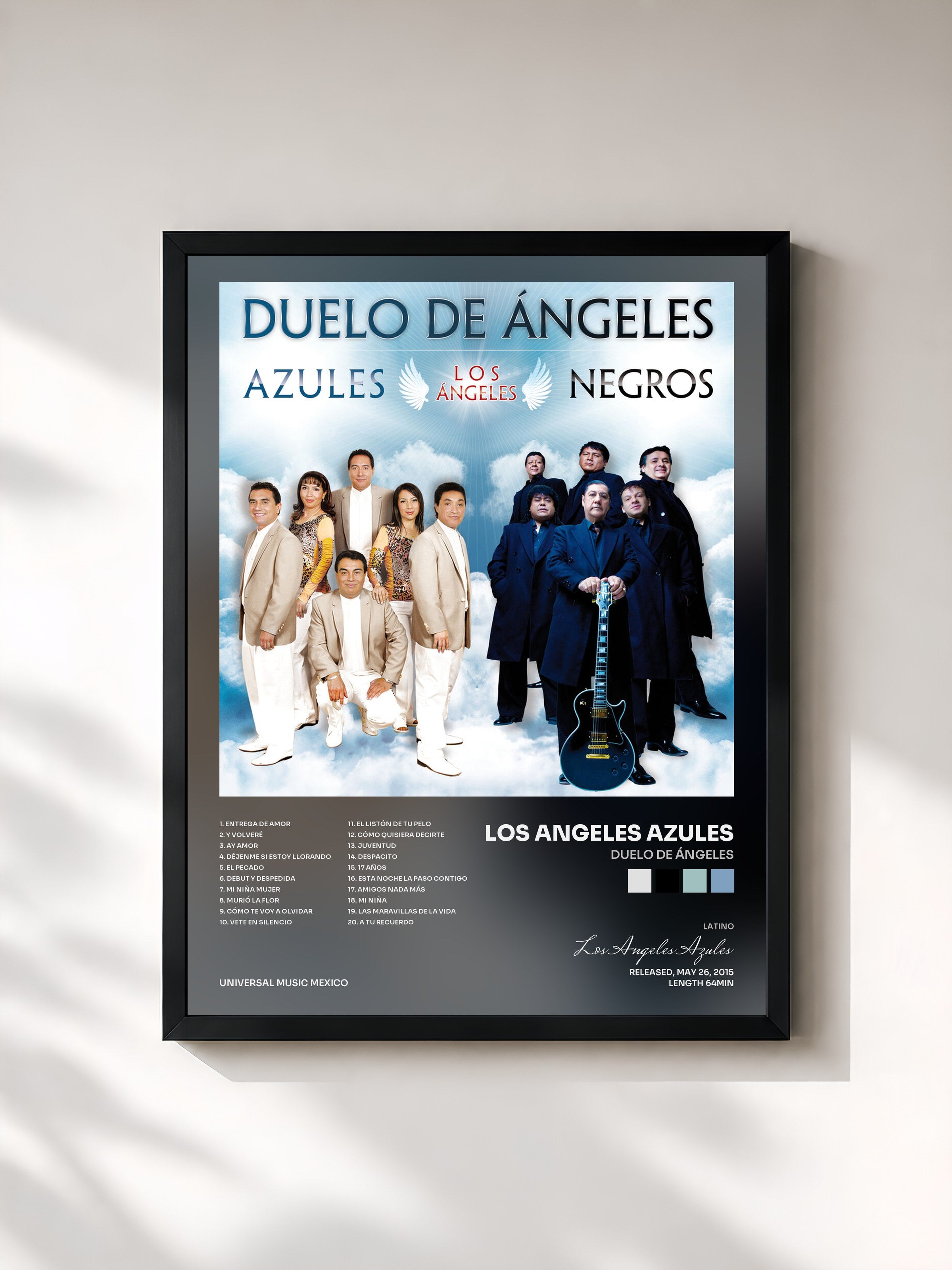 #noir Tableau de l'album Duelo De Ángeles de Los Angeles Azules, cadre noir, imprimé et encadré en France