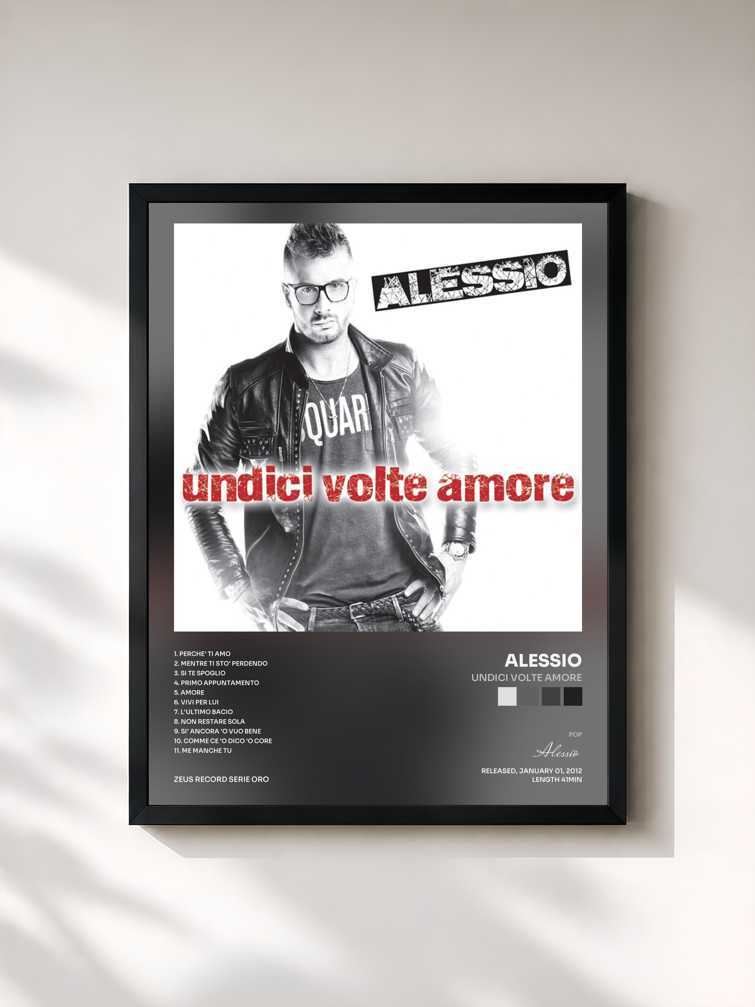 #noir Tableau de l'album Undici volte amore de Alessio, cadre noir, imprimé et encadré en France