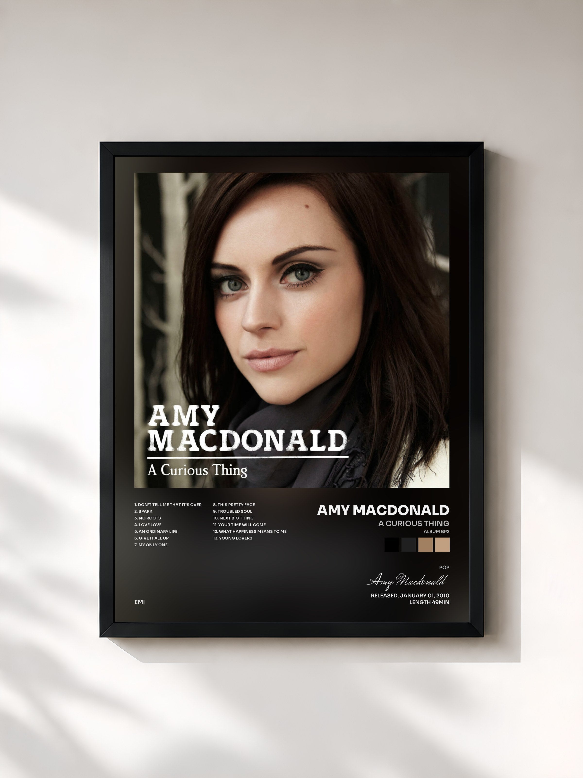 #noir Tableau de l'album A Curious Thing (Album BP2) de Amy Macdonald, cadre noir, imprimé et encadré en France