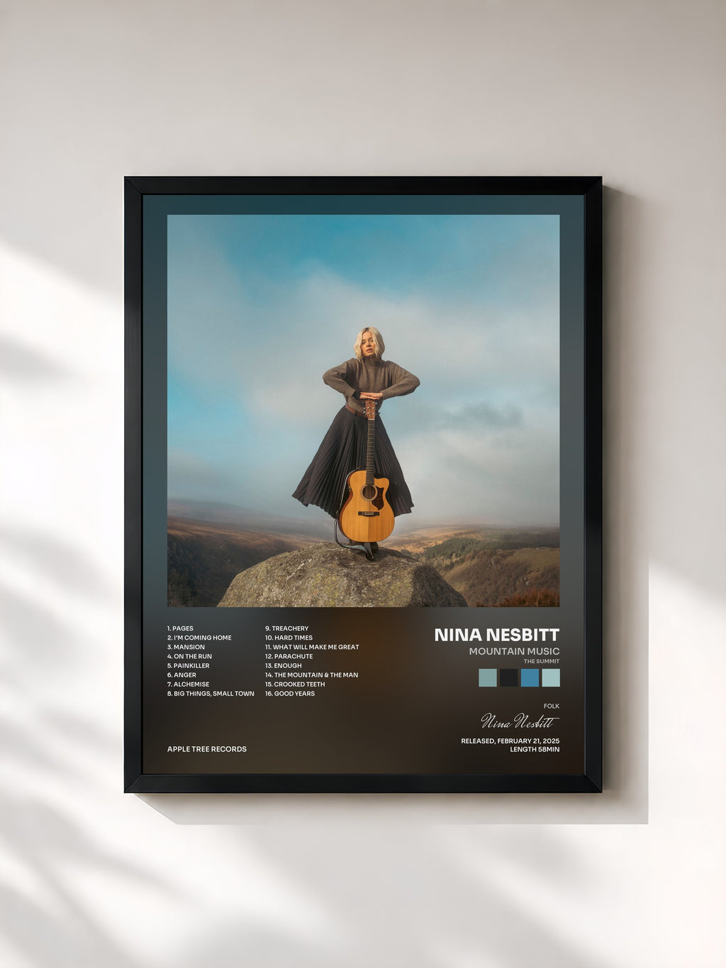 #noir Tableau de l'album Mountain Music (The Summit) de Nina Nesbitt, cadre noir, imprimé et encadré en France