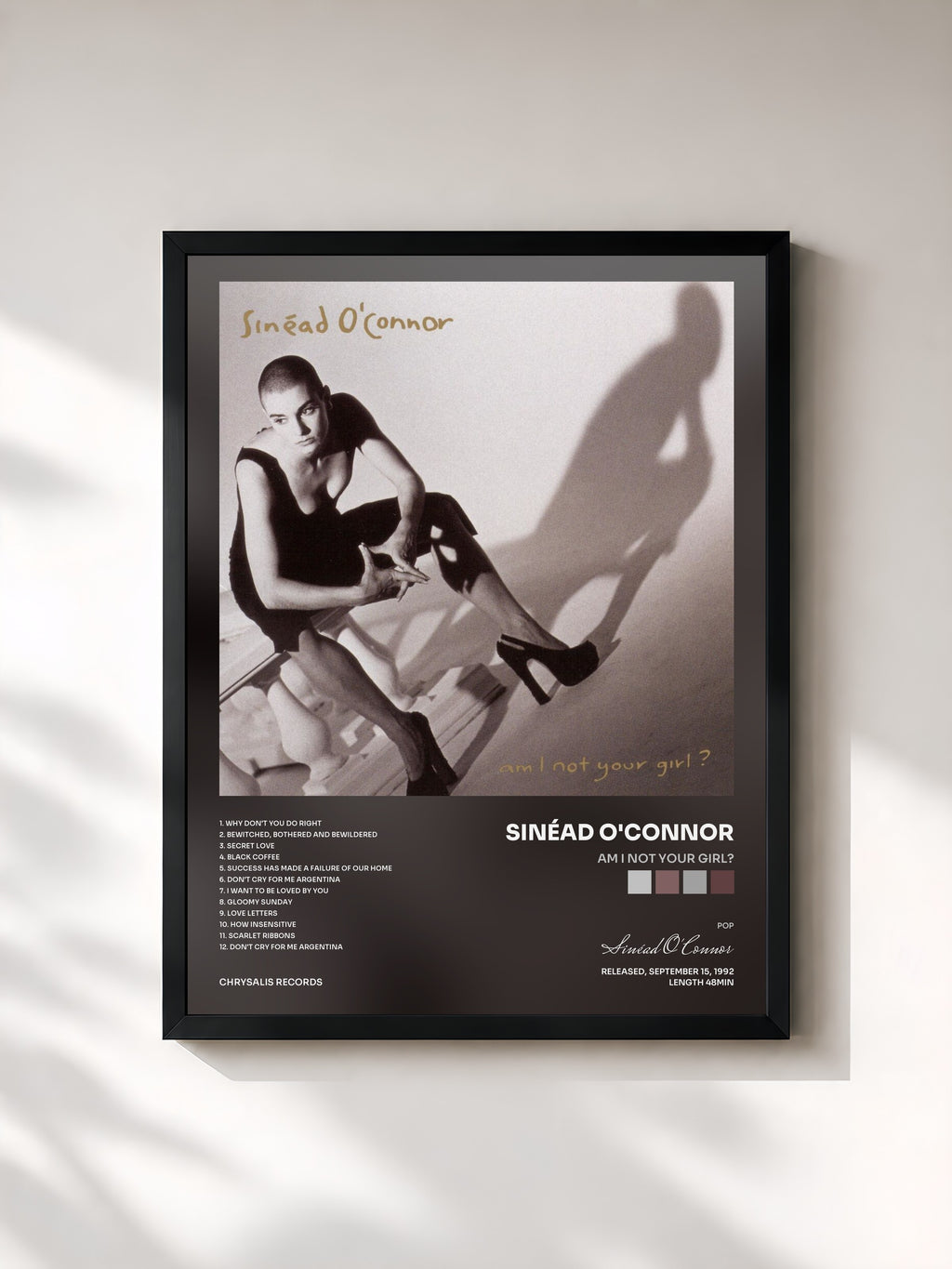 #noir Am I Not Your Girl? di Sinéad O'Connor in stampa incorniciata, cornice nera, stampata e incorniciata in Francia