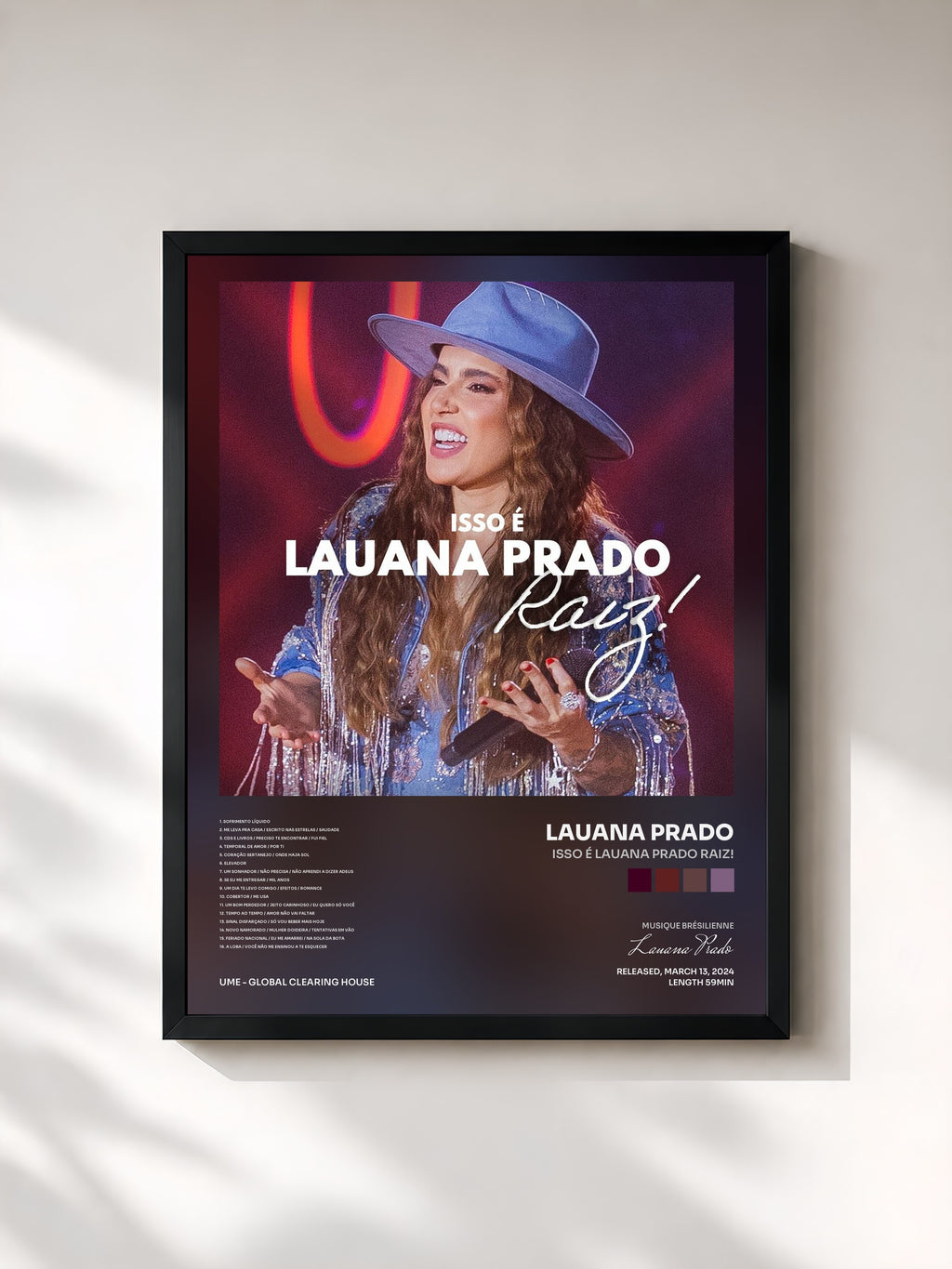 #noir Tableau de l'album Isso É Lauana Prado Raiz! de Lauana Prado, cadre noir, imprimé et encadré en France