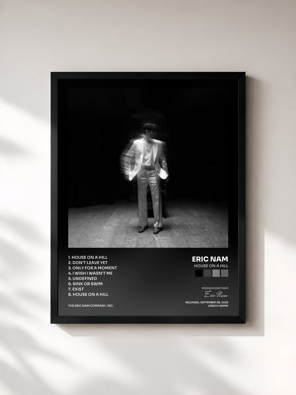 #noir Tableau de l'album House on a Hill de Eric Nam, cadre noir, imprimé et encadré en France