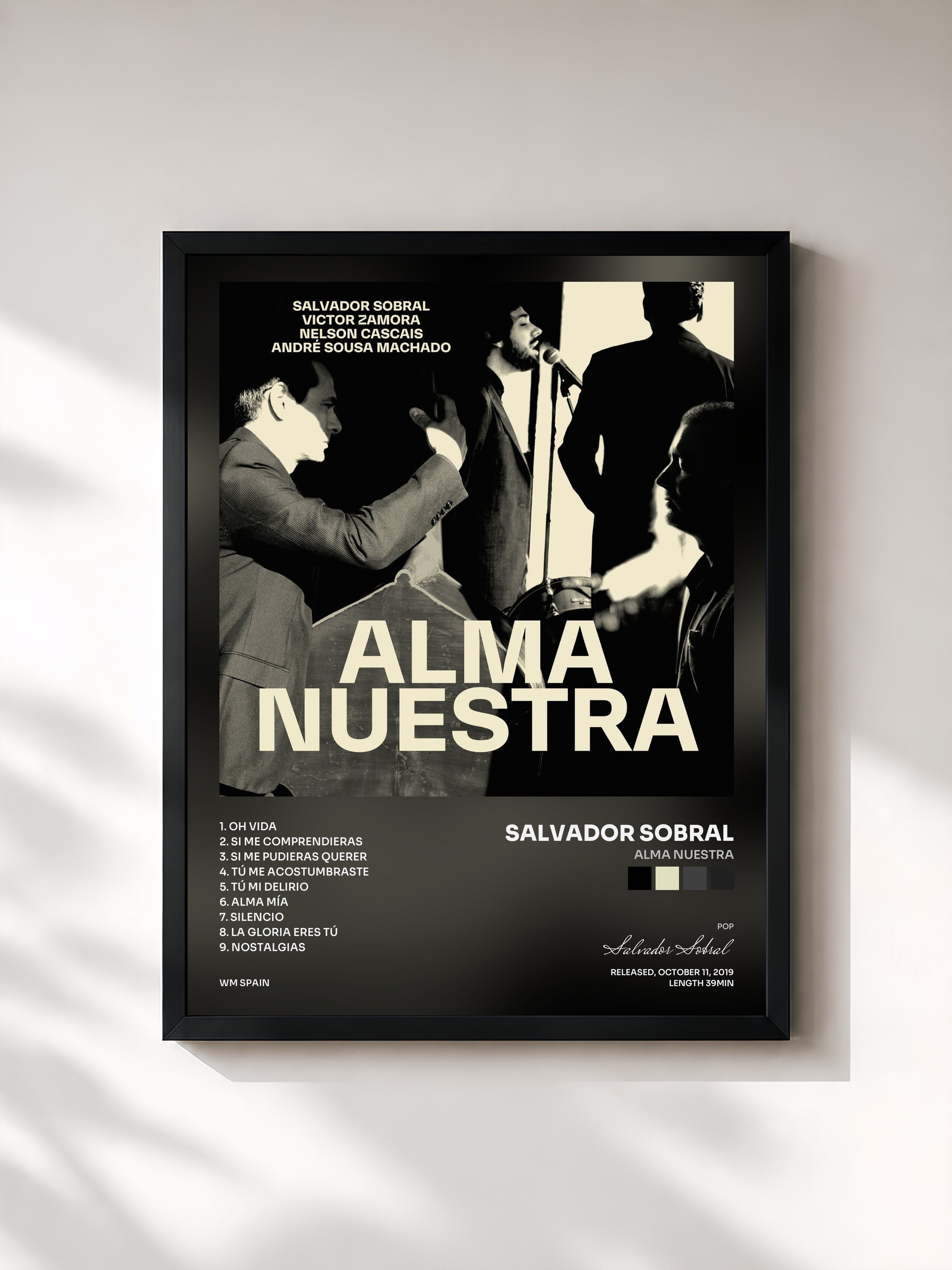 #noir Tableau de l'album Alma nuestra de Salvador Sobral, cadre noir, imprimé et encadré en France