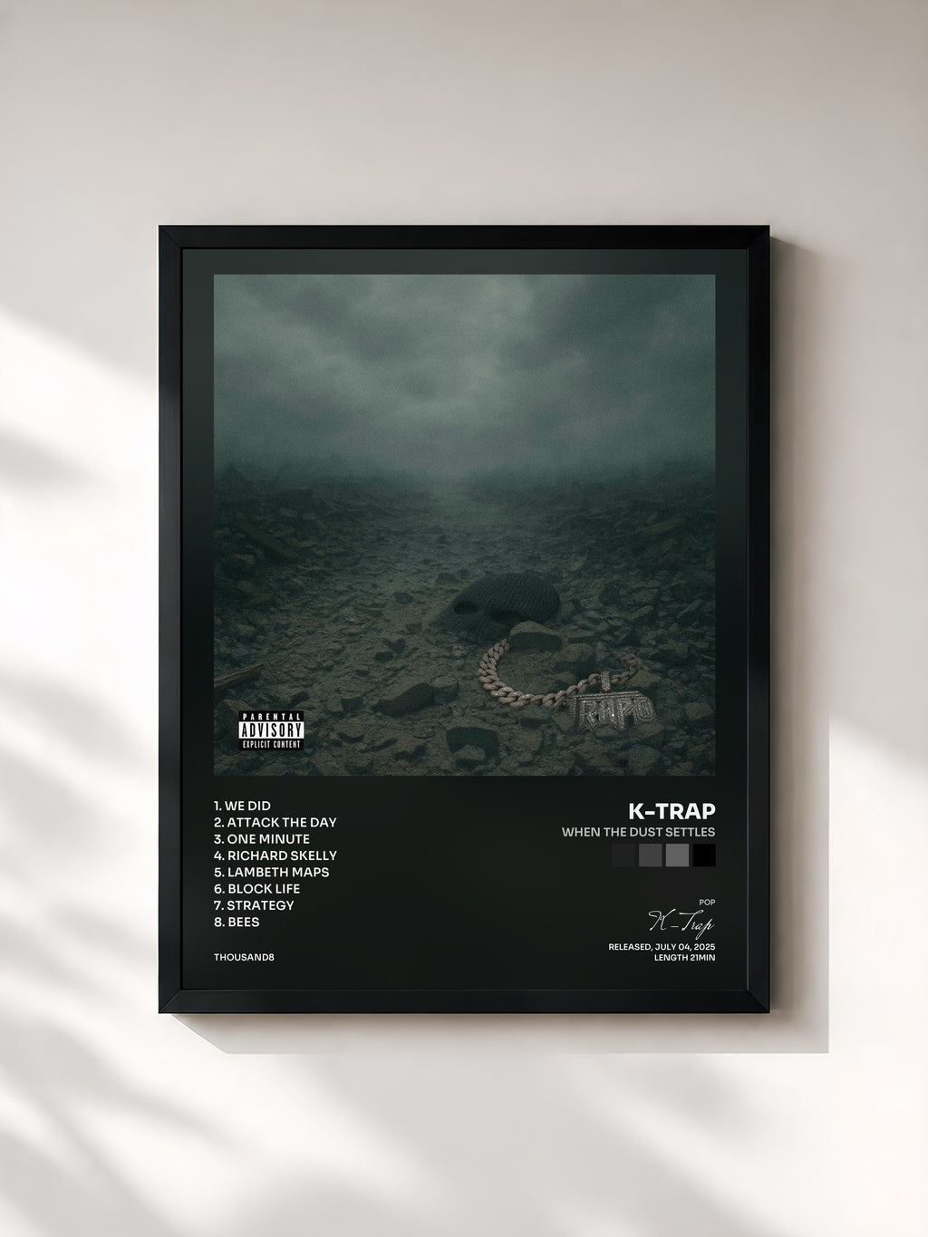 #noir Tableau de l'album When The Dust Settles de K-Trap, cadre noir, imprimé et encadré en France
