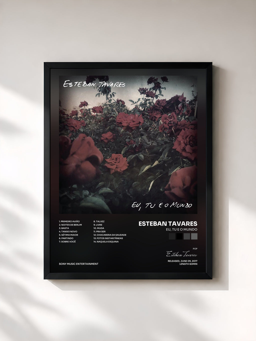 #noir Tableau de l'album Eu, Tu e o Mundo de Esteban Tavares, cadre noir, imprimé et encadré en France