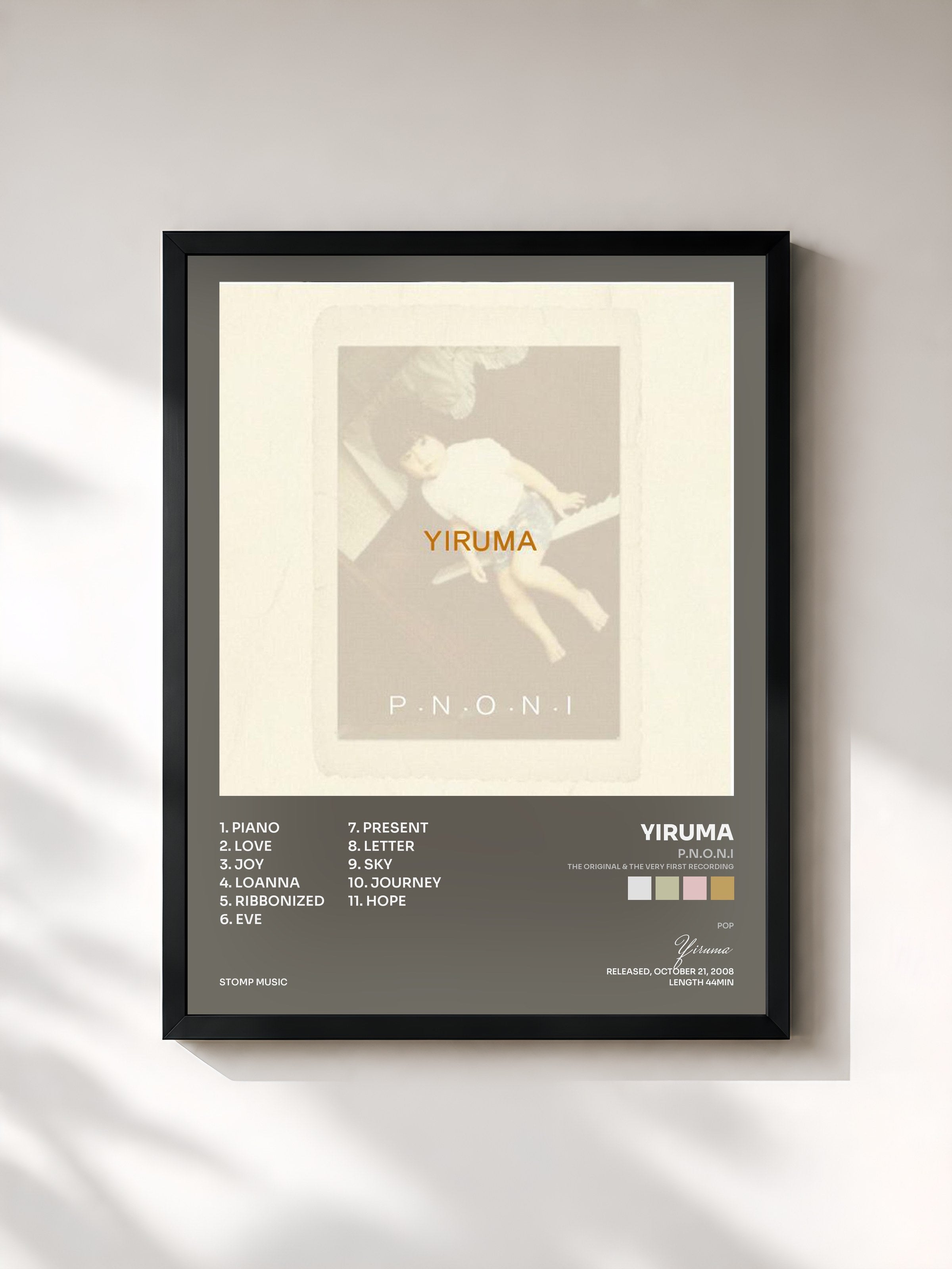 #noir Tableau de l'album P.N.O.N.I (The Original & the Very First Recording) de Yiruma, cadre noir, imprimé et encadré en France