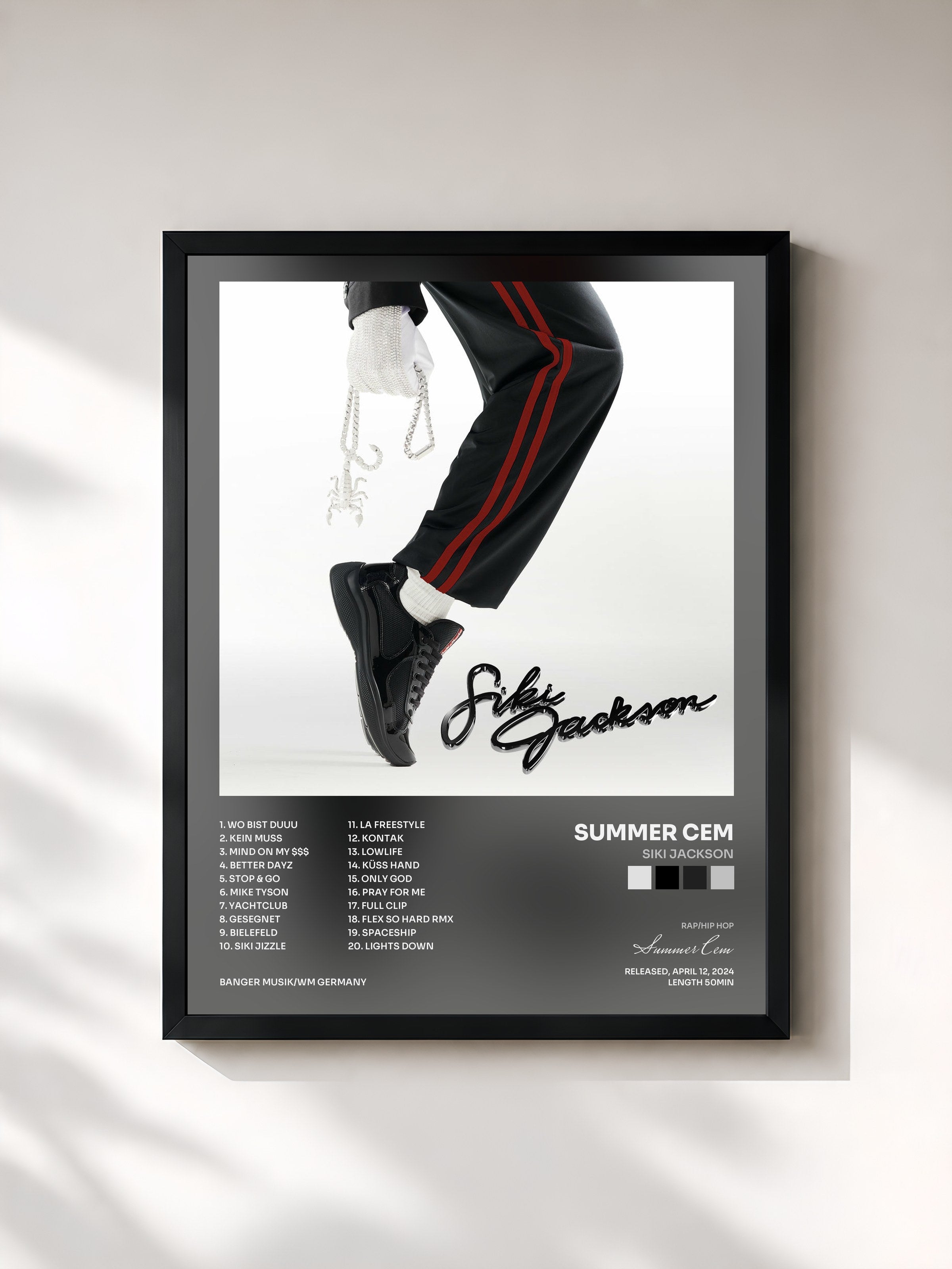 #noir Tableau de l'album SIKI JACKSON de Summer Cem, cadre noir, imprimé et encadré en France