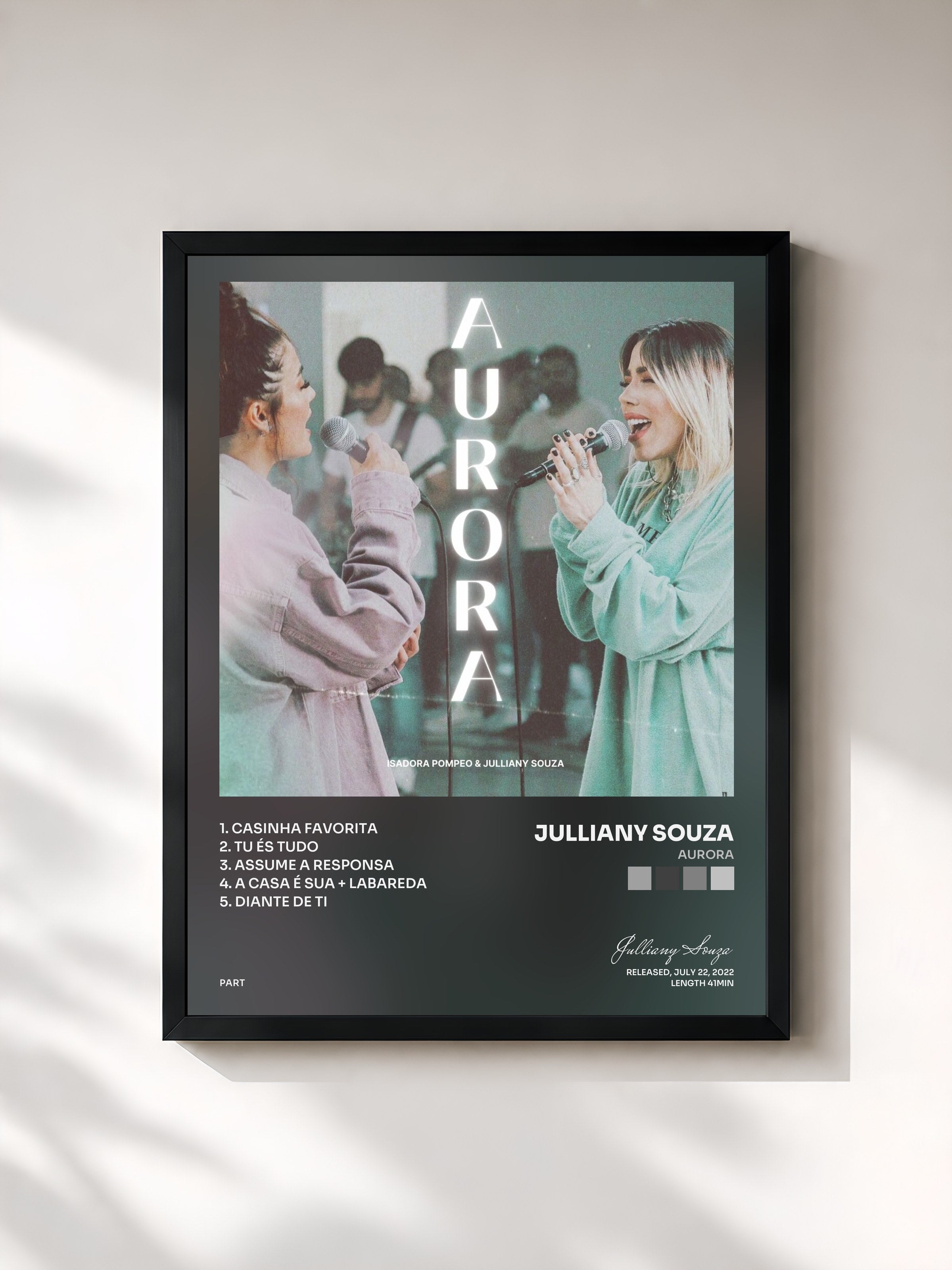 #noir Tableau de l'album Aurora de Julliany Souza, cadre noir, imprimé et encadré en France