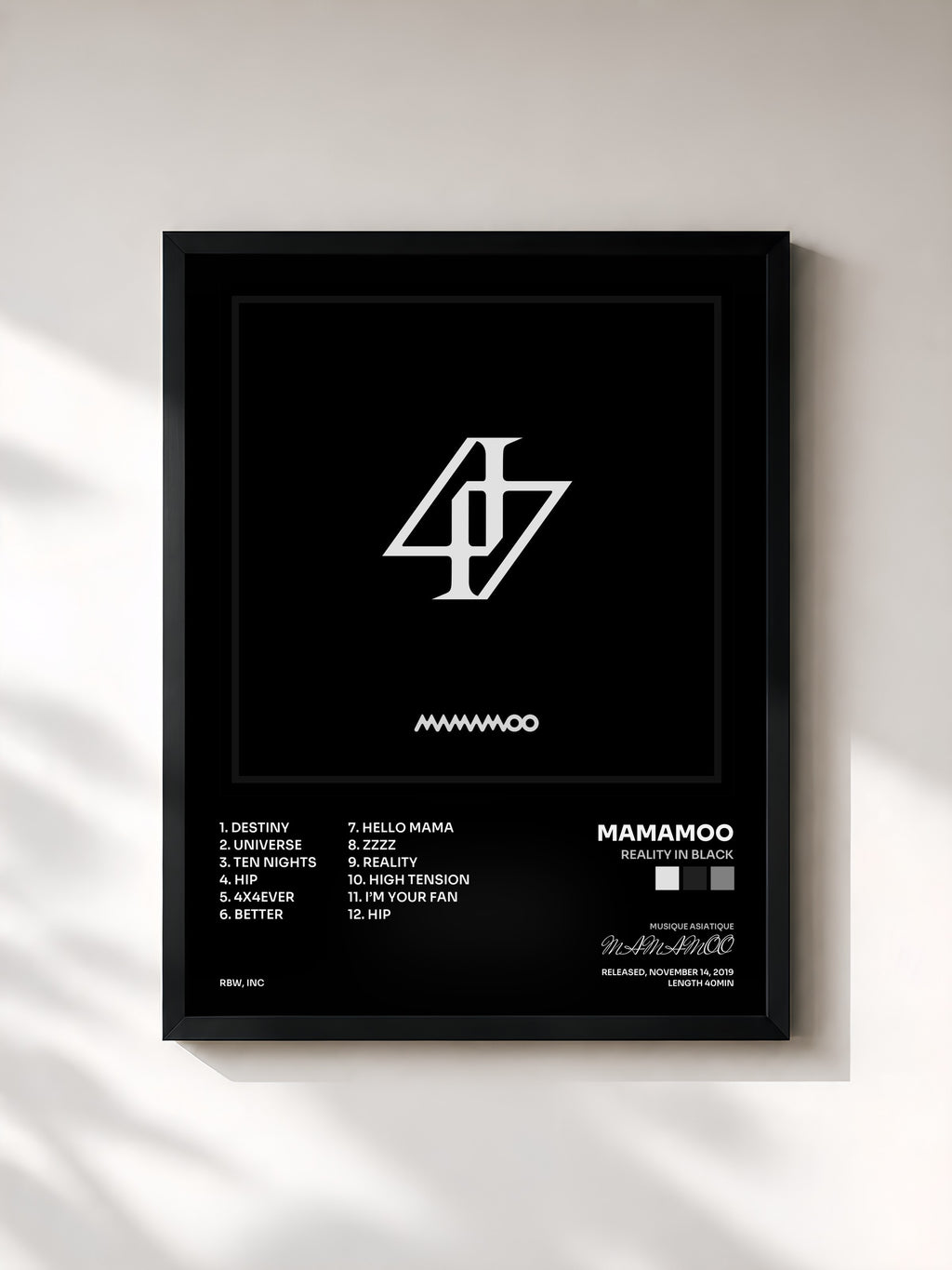 #noir Tableau de l'album reality in BLACK de MAMAMOO, cadre noir, imprimé et encadré en France