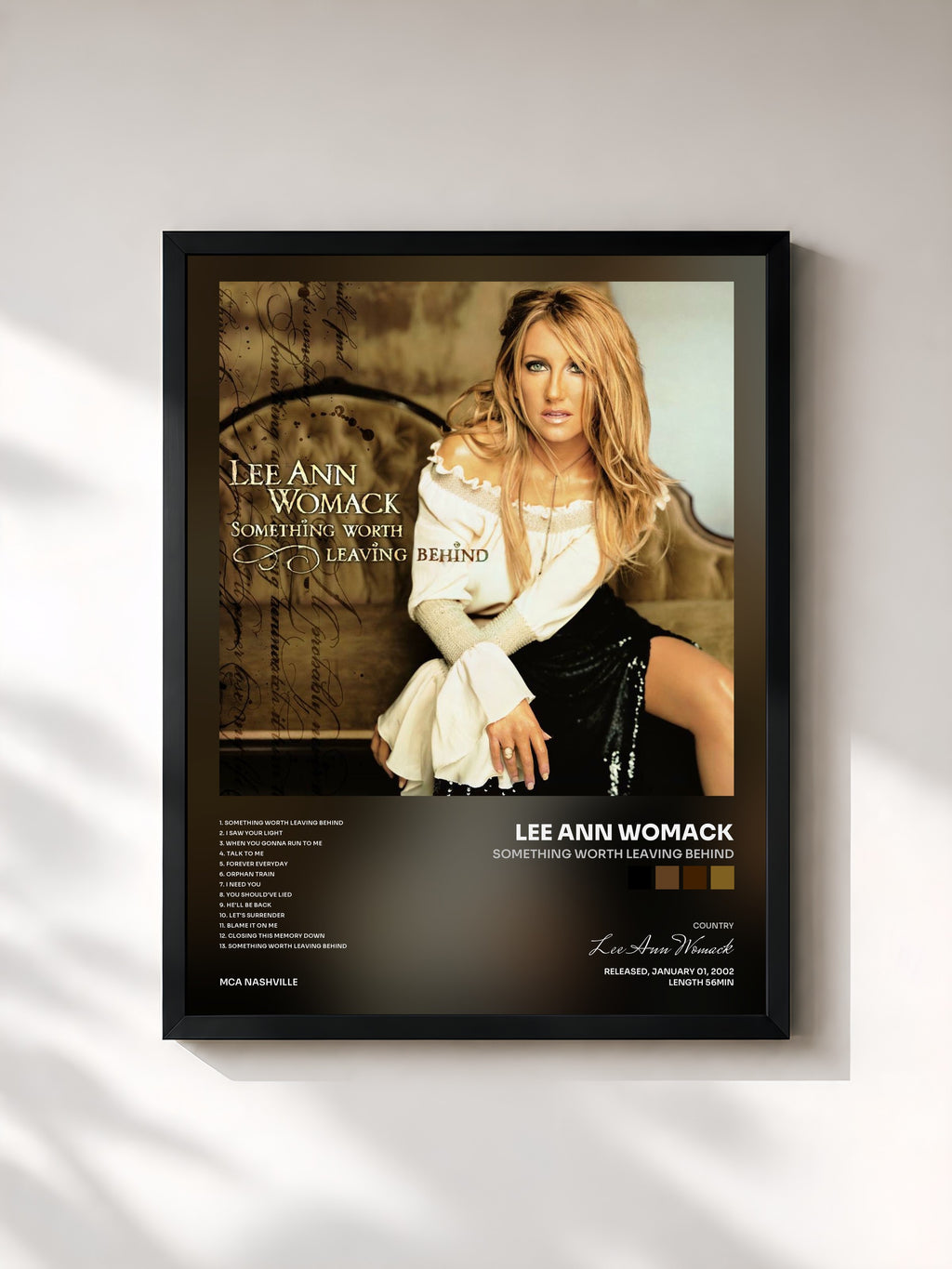 #noir Tableau de l'album Something Worth Leaving Behind de Lee Ann Womack, cadre noir, imprimé et encadré en France
