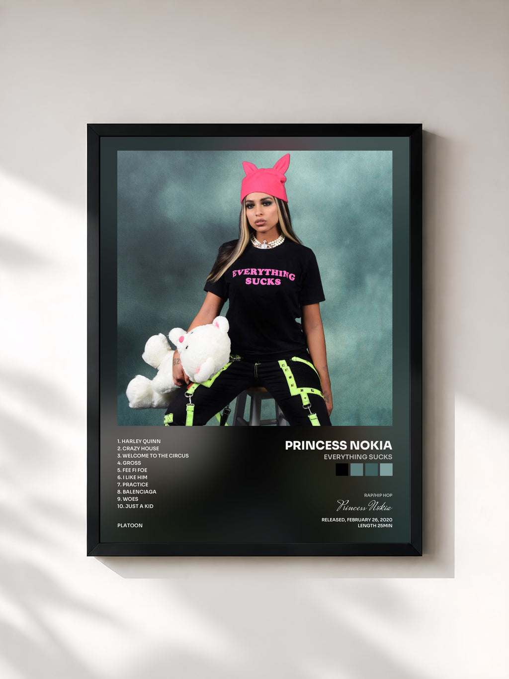 #noir Tableau de l'album Everything Sucks de Princess Nokia, cadre noir, imprimé et encadré en France