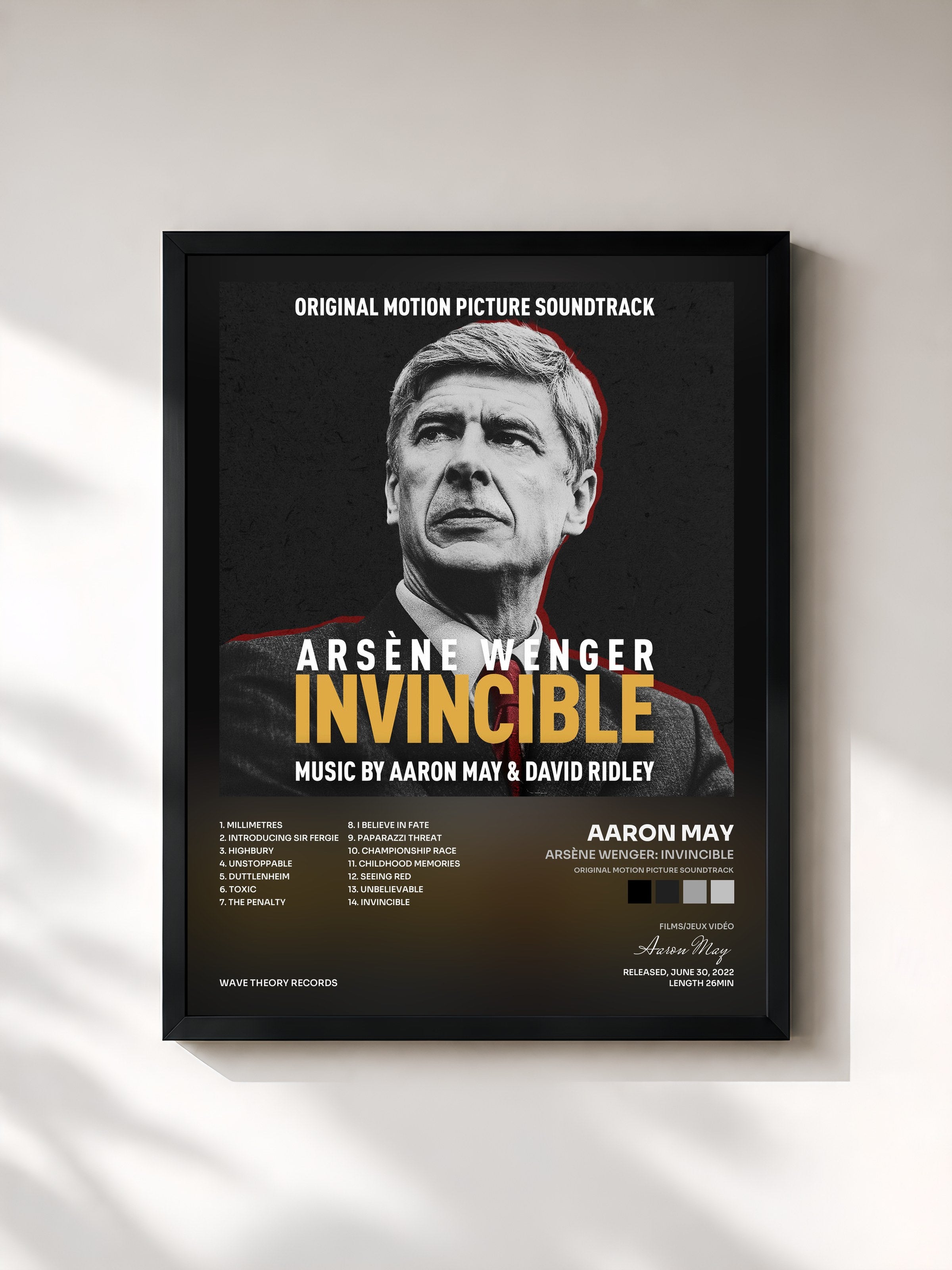 #noir Tableau de l'album Arsène Wenger: Invincible (Original Motion Picture Soundtrack) de Aaron May, cadre noir, imprimé et encadré en France
