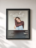 #noir Tableau de l'album Malú: resiliencia de Malú, cadre noir, imprimé et encadré en France