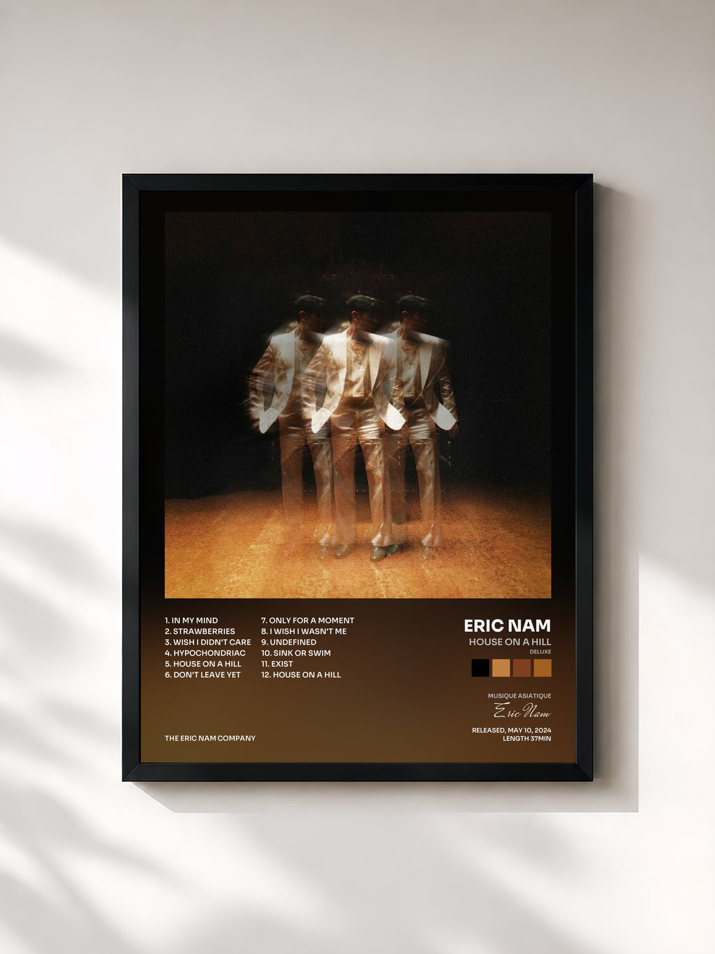 #noir Tableau de l'album House on a Hill (Deluxe) de Eric Nam, cadre noir, imprimé et encadré en France