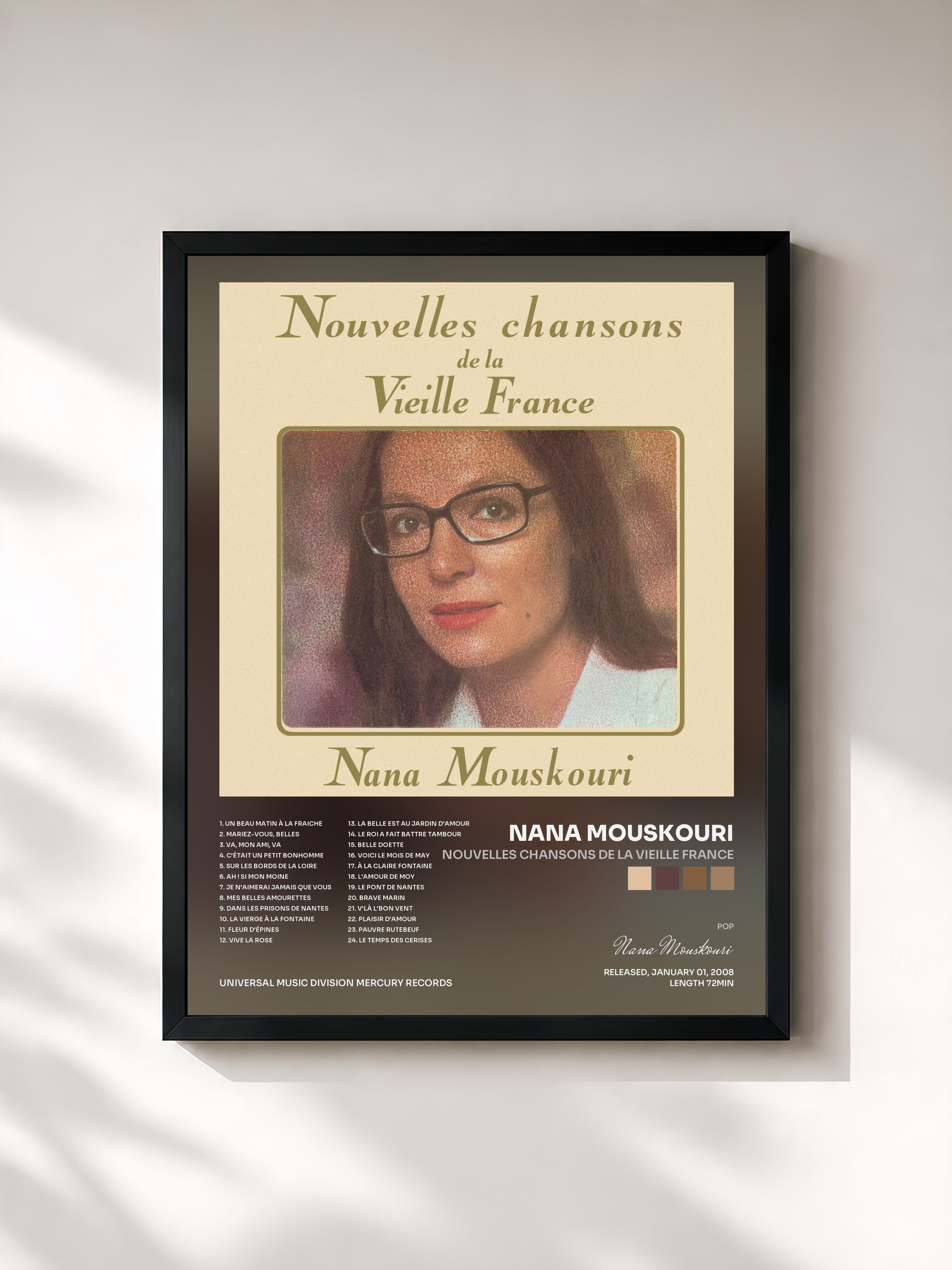#noir Tableau de l'album Nouvelles chansons de la vieille France de Nana Mouskouri, cadre noir, imprimé et encadré en France