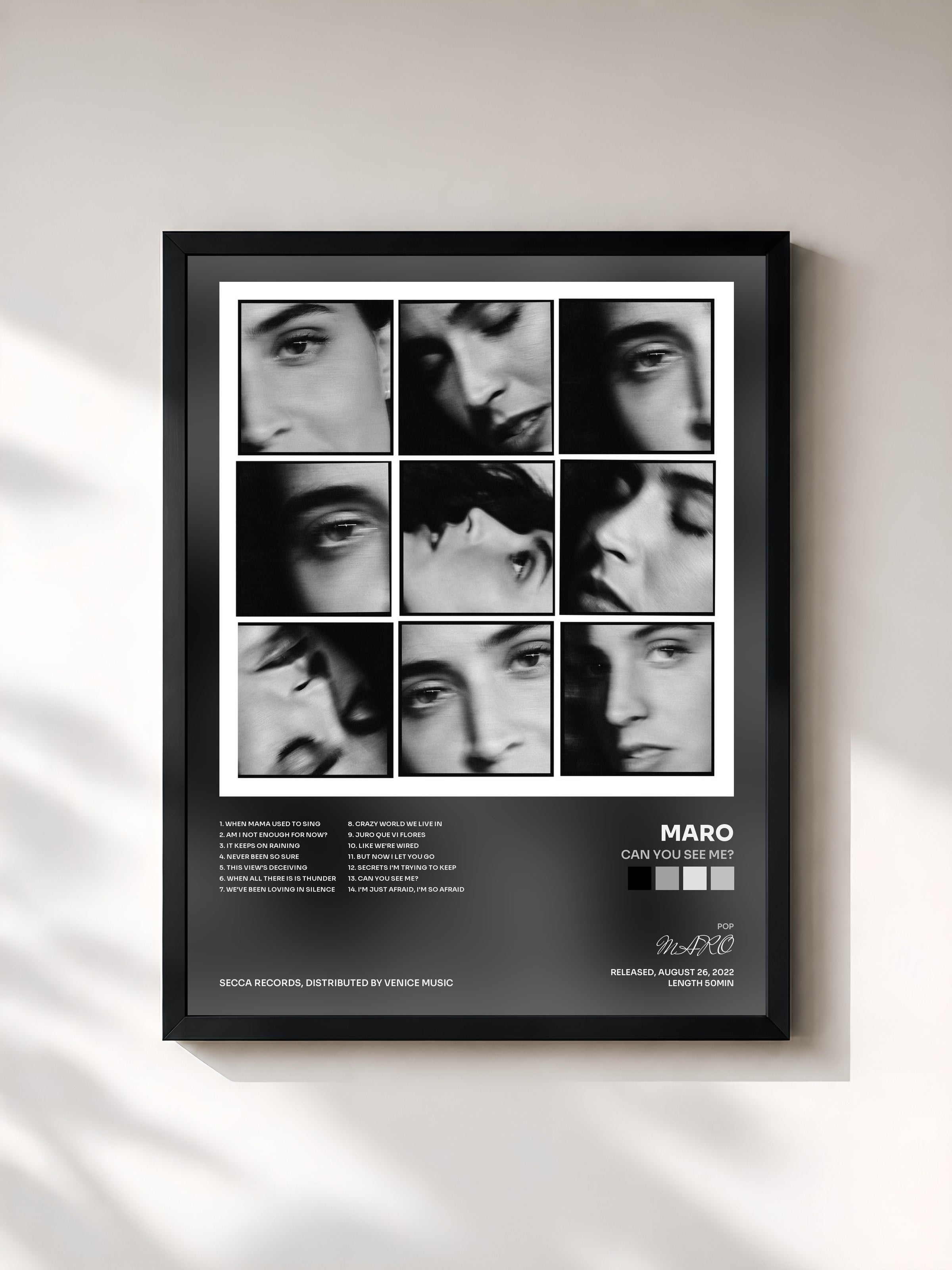 #noir Tableau de l'album can you see me? de MARO, cadre noir, imprimé et encadré en France