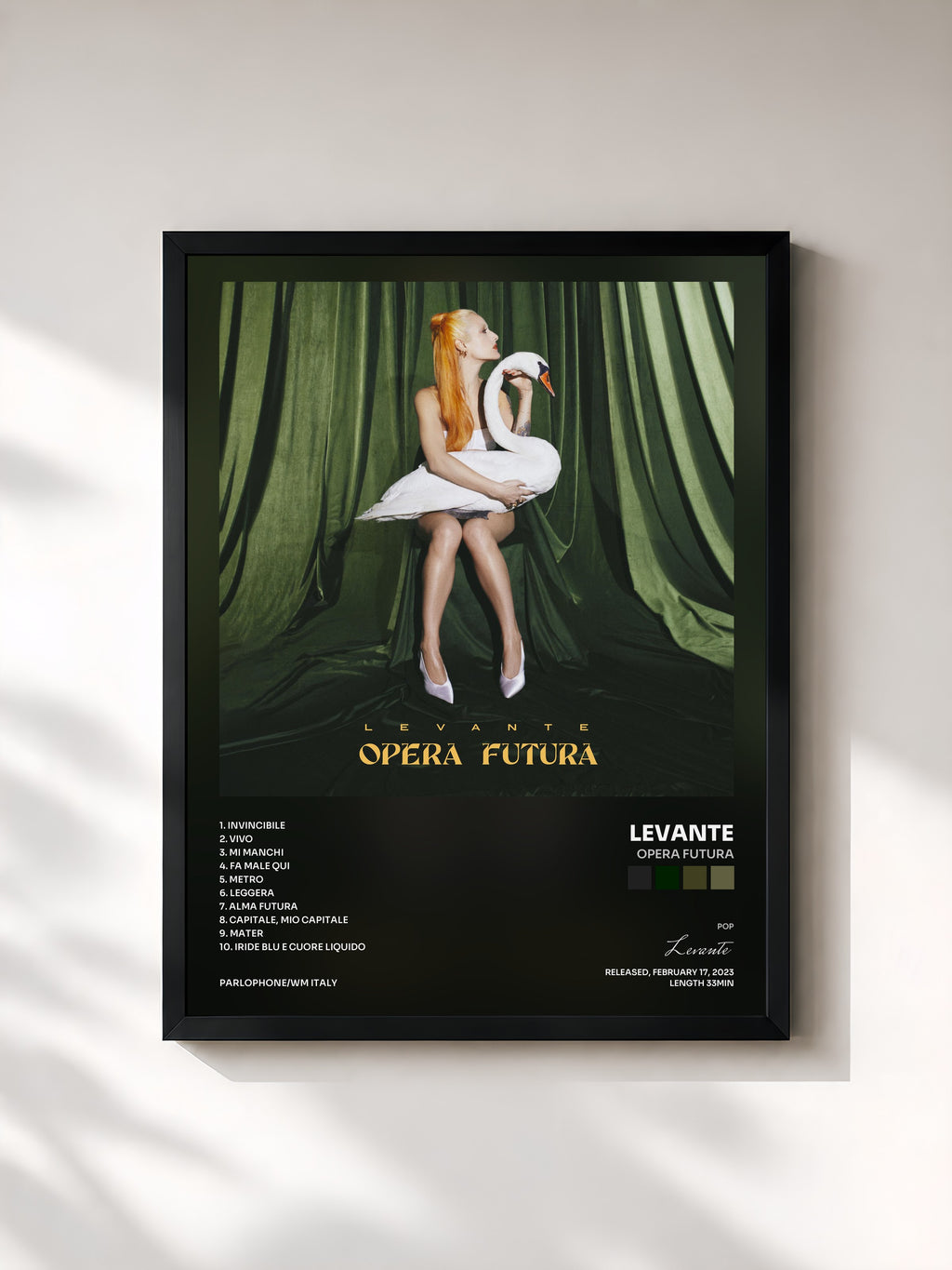 #noir Tableau de l'album Opera Futura de Levante, cadre noir, imprimé et encadré en France