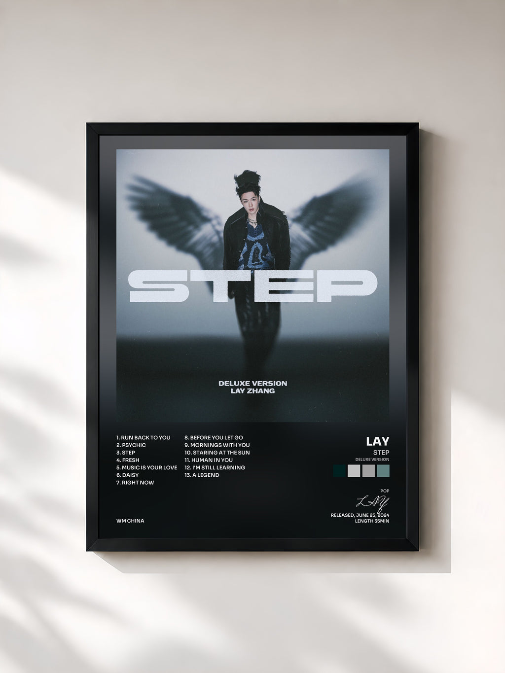 #noir Tableau de l'album STEP (Deluxe Version) de LAY, cadre noir, imprimé et encadré en France