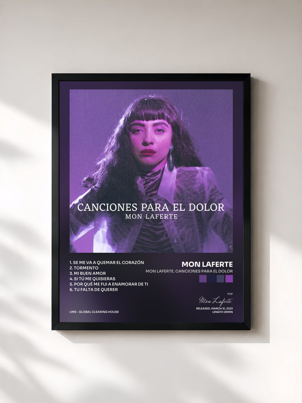#noir Tableau de l'album Mon Laferte. Canciones Para El Dolor de Mon Laferte, cadre noir, imprimé et encadré en France