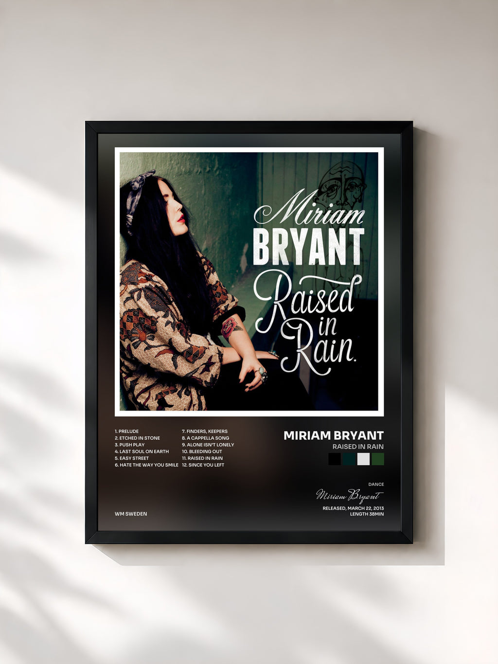 #noir Tableau de l'album Raised in Rain de Miriam Bryant, cadre noir, imprimé et encadré en France