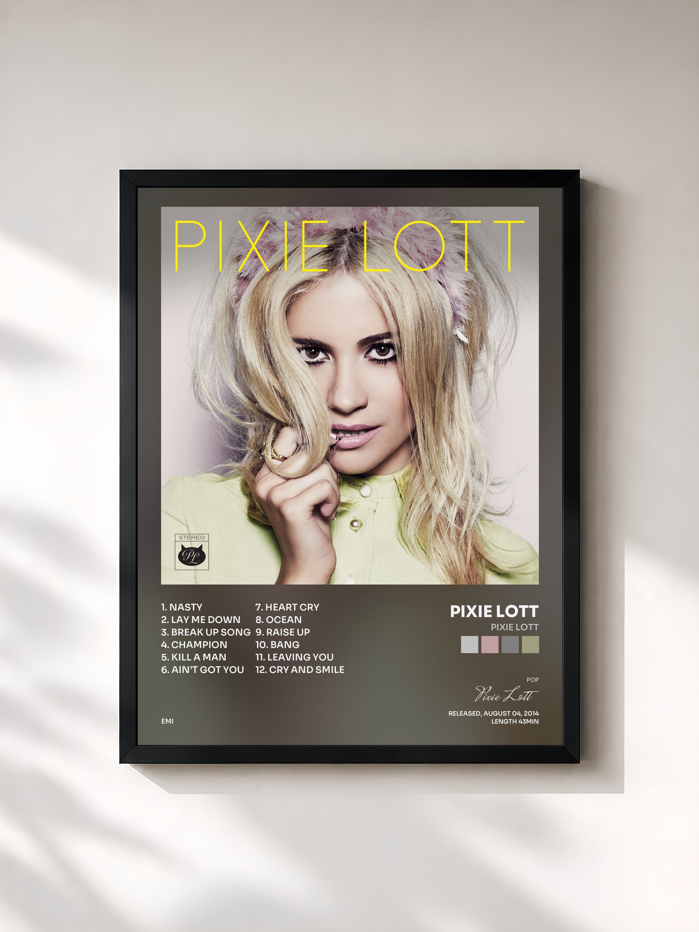 #noir Tableau de l'album Pixie Lott de Pixie Lott, cadre noir, imprimé et encadré en France