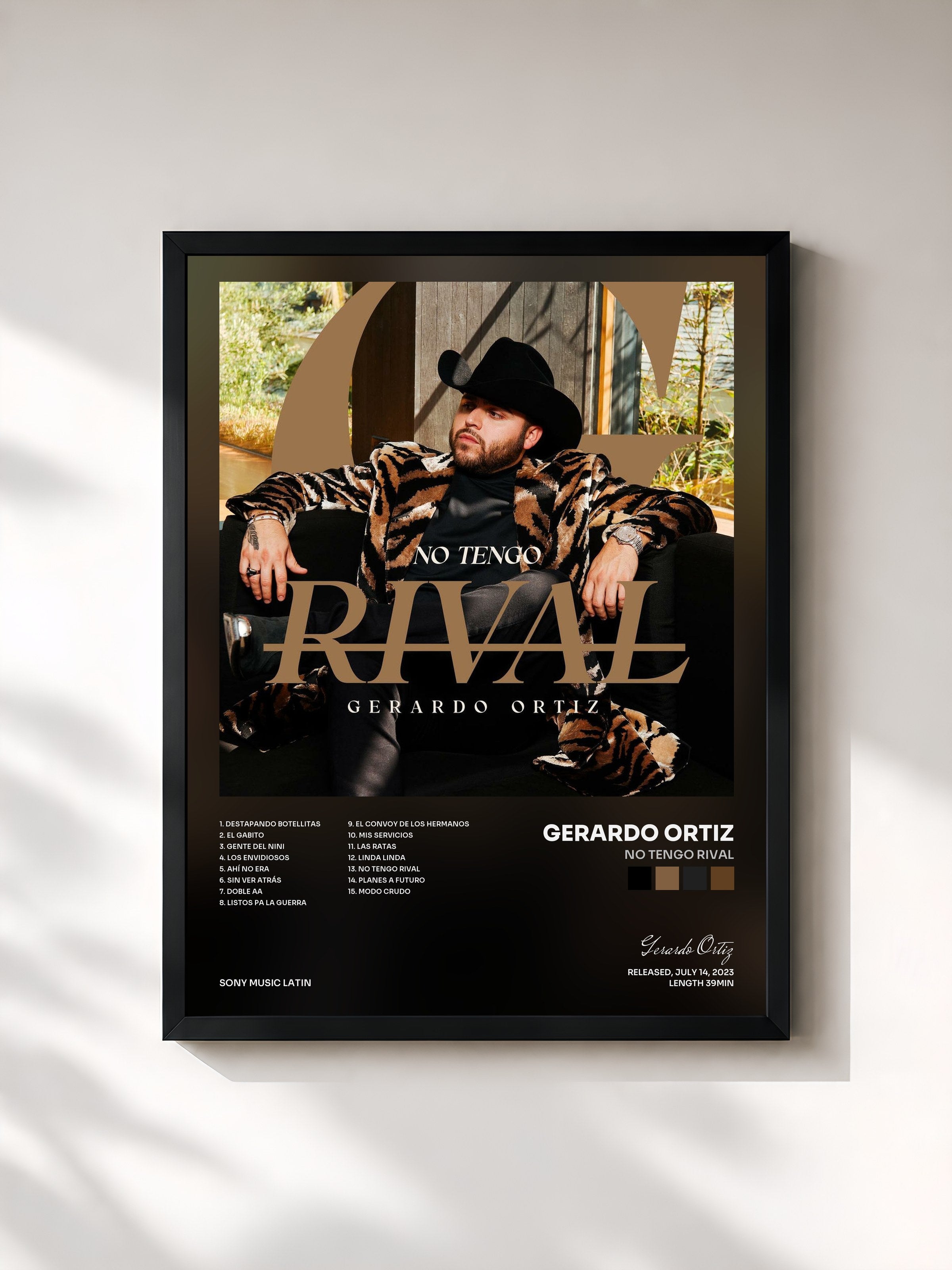 #noir Tableau de l'album No Tengo Rival de Gerardo Ortiz, cadre noir, imprimé et encadré en France